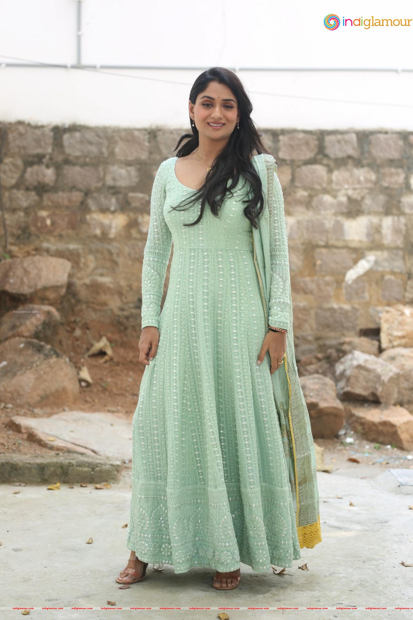Sandhya Raju Actress hd photo