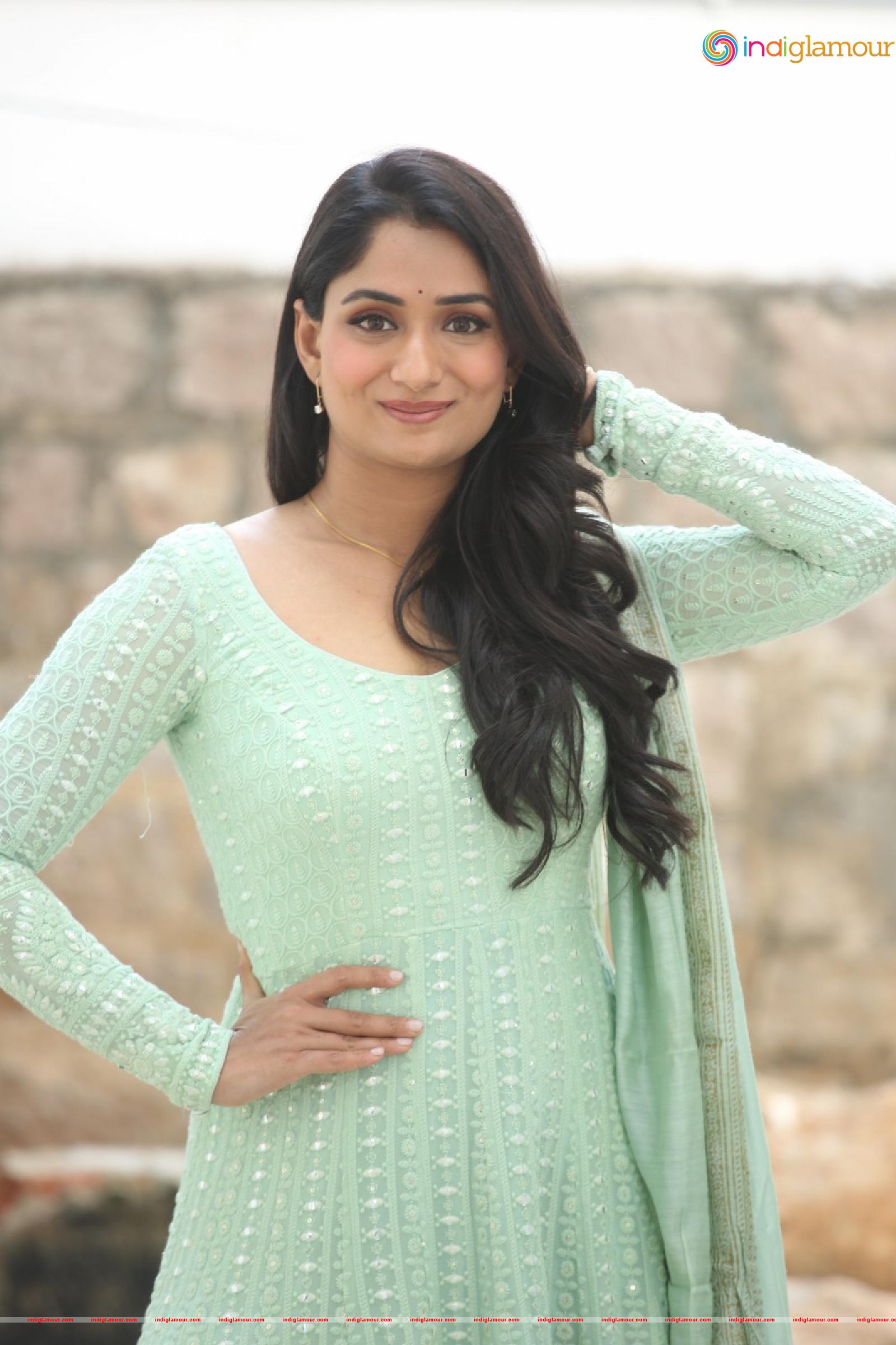 Sandhya Raju Actress hd photo