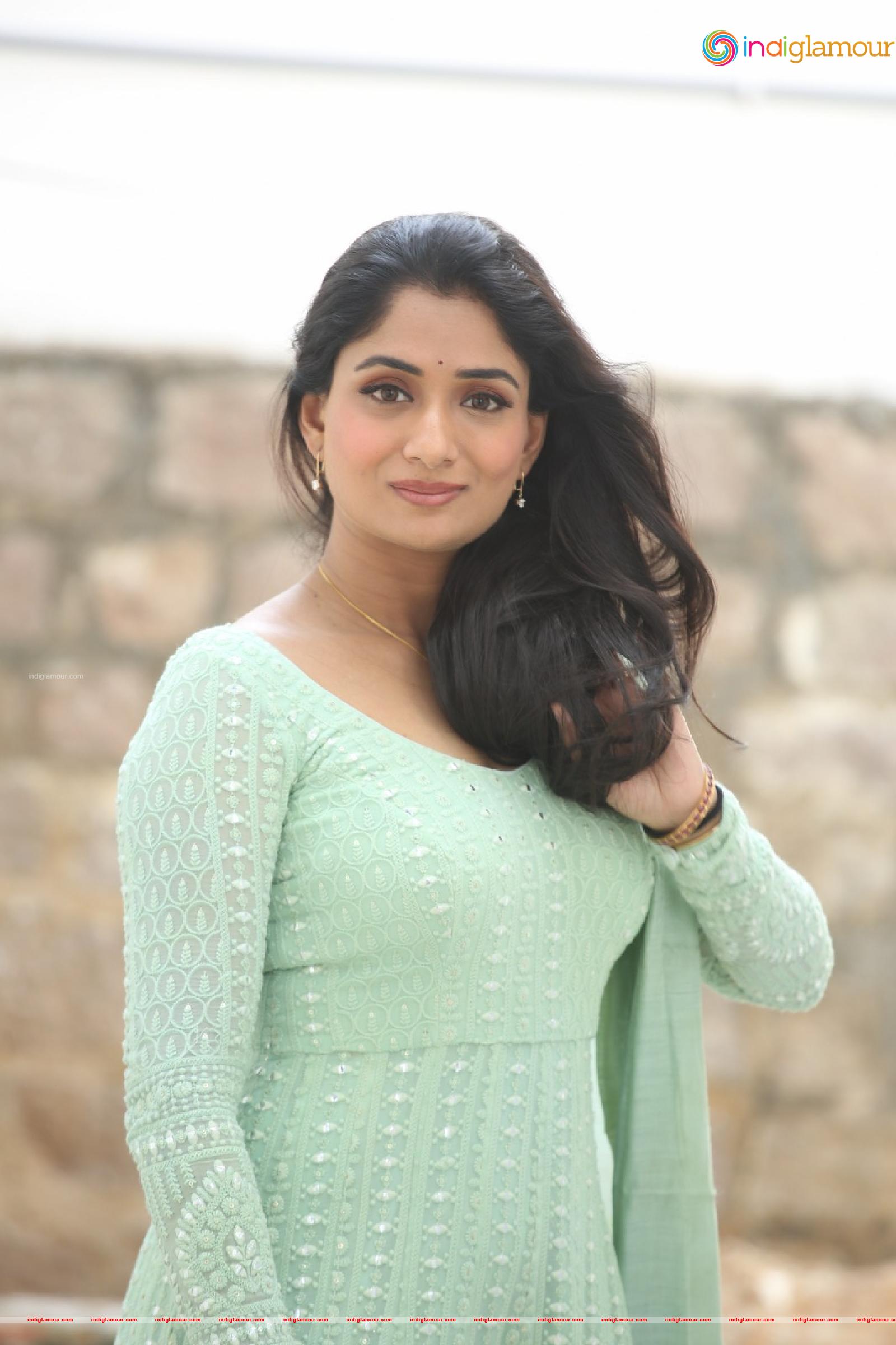 Sandhya Raju Actress hd photo