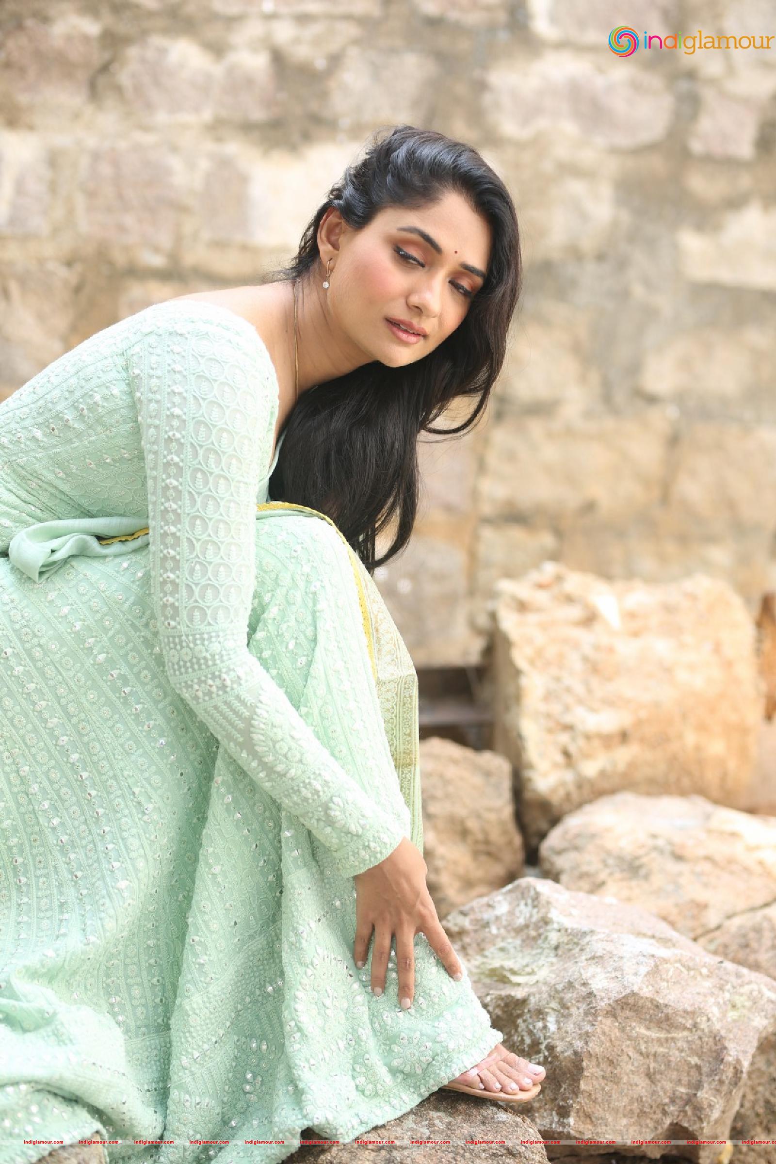 Sandhya Raju Actress hd photo