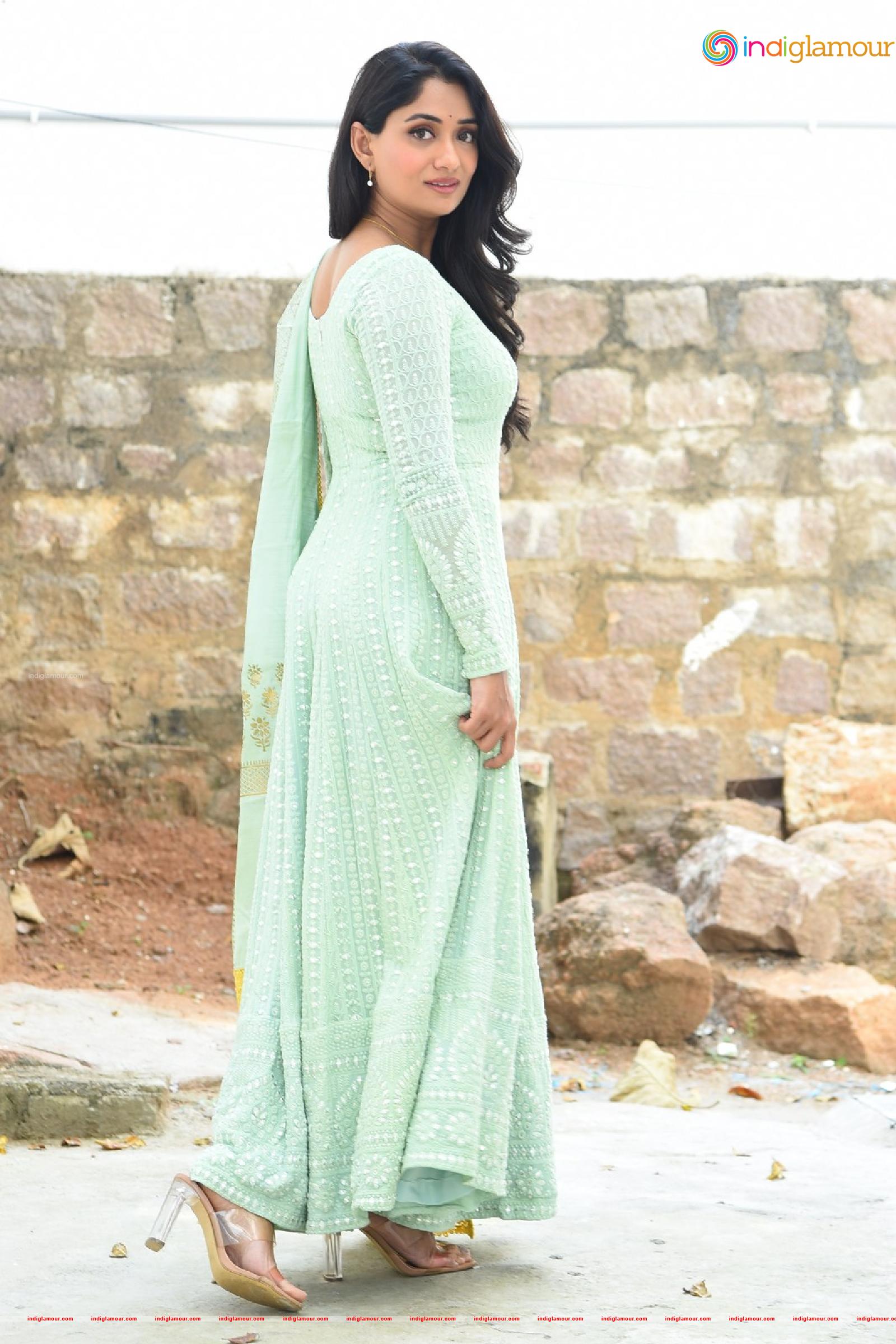 Sandhya Raju Actress hd photo