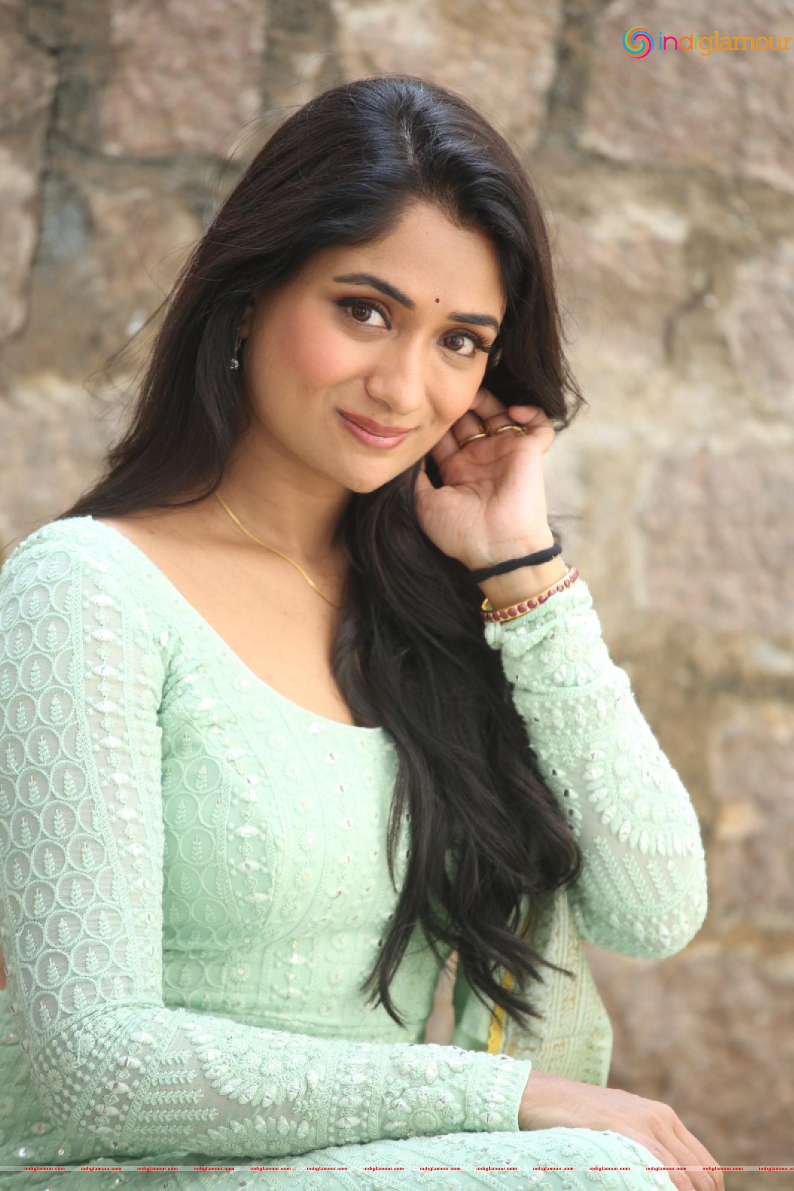 Sandhya Raju Actress hd photo