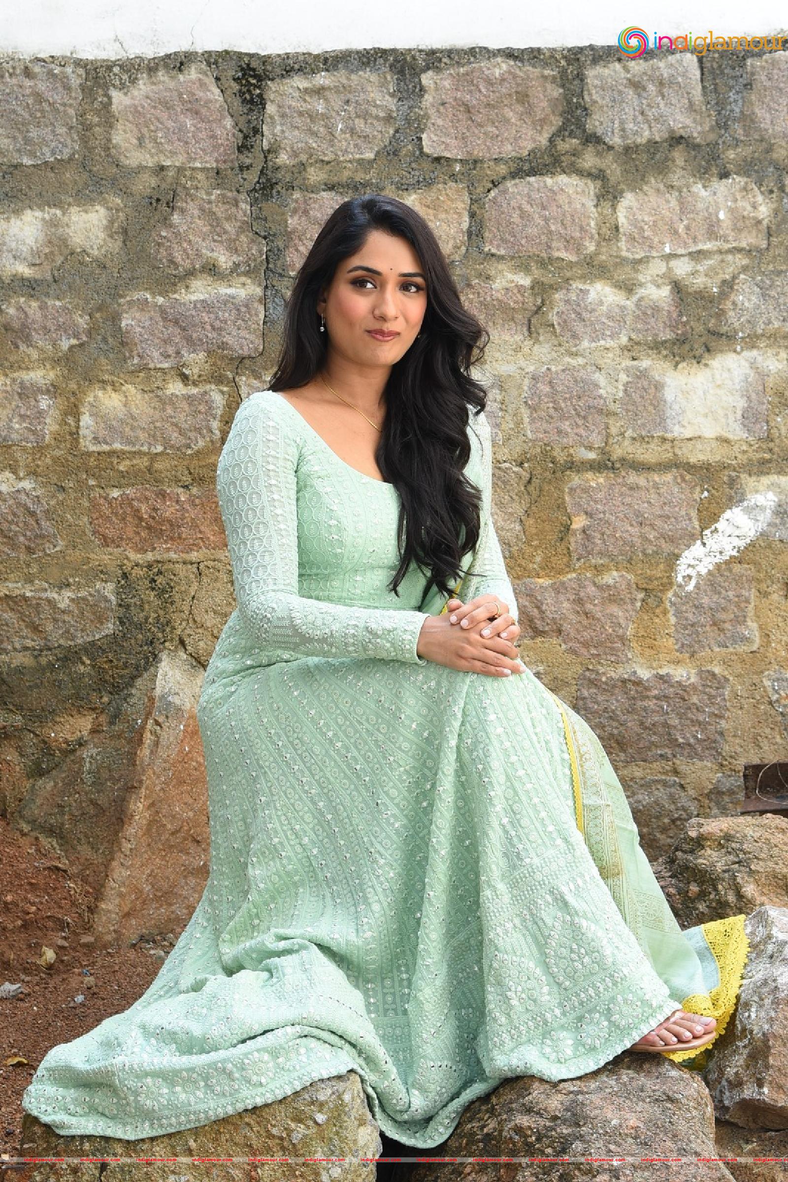 Sandhya Raju Actress hd photo