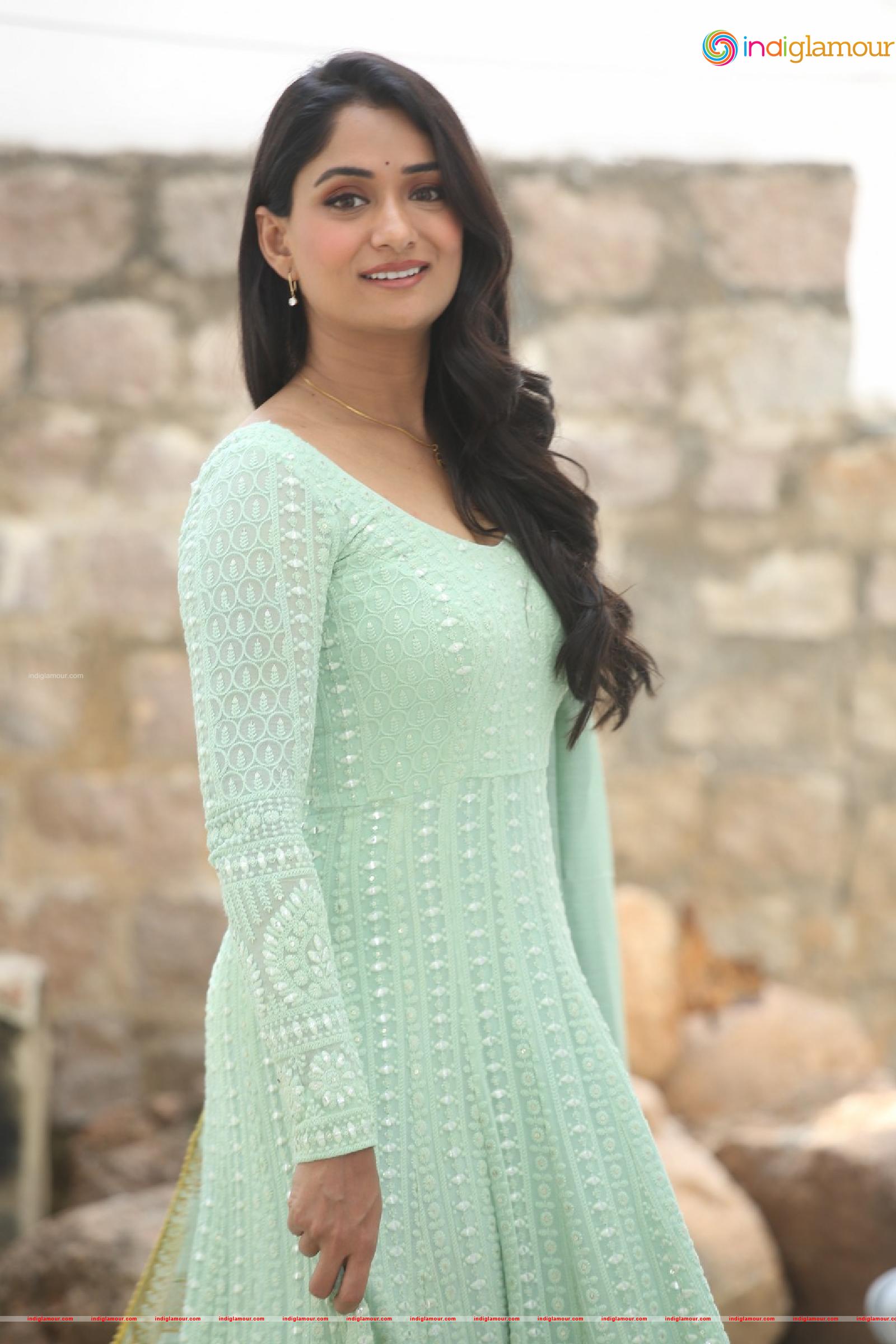 Sandhya Raju Actress hd photo