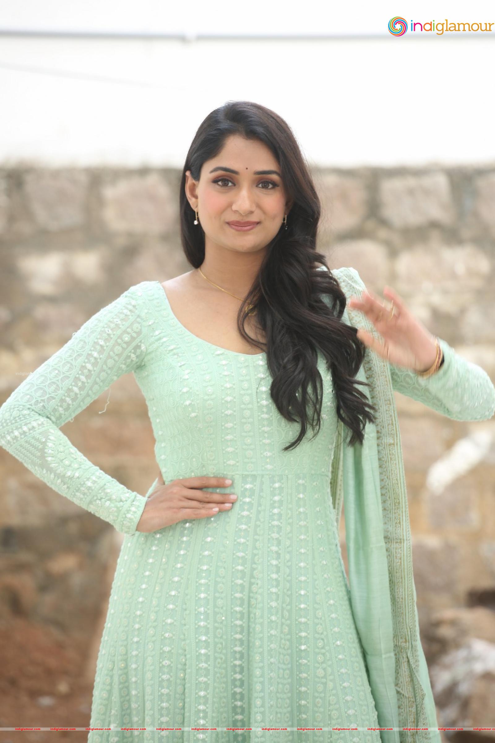 Sandhya Raju Actress hd photo