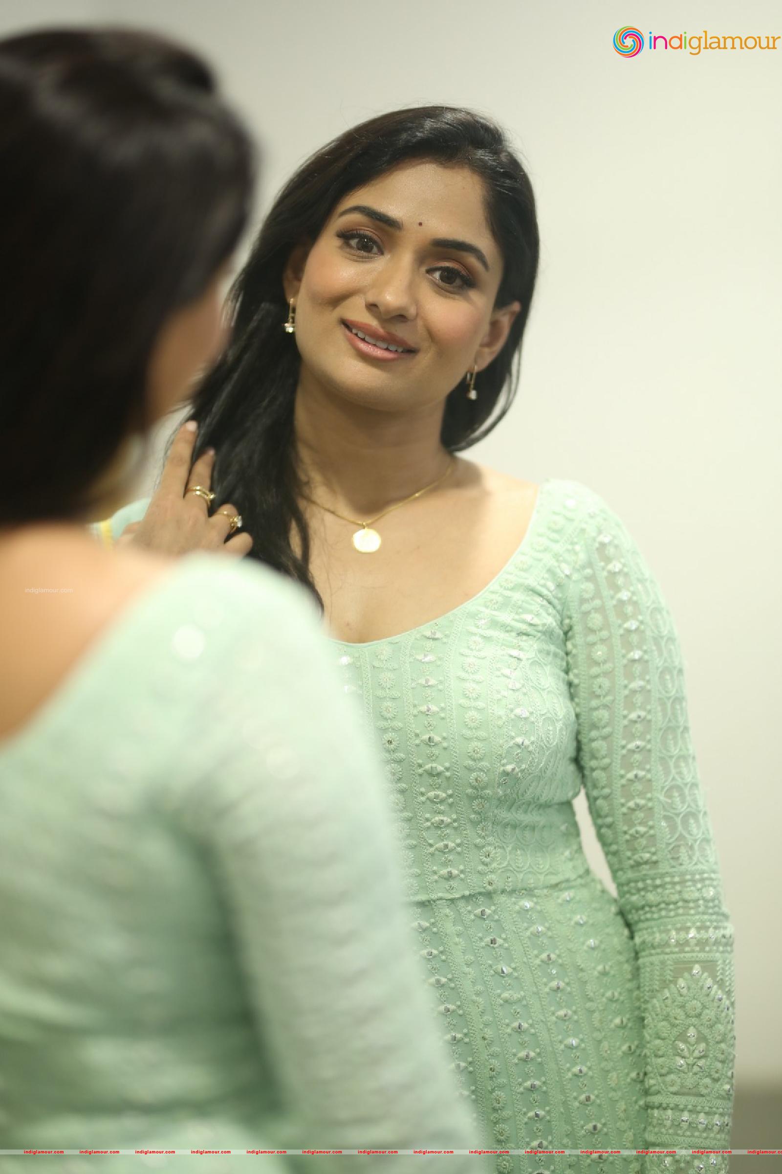 Sandhya Raju Actress hd photo