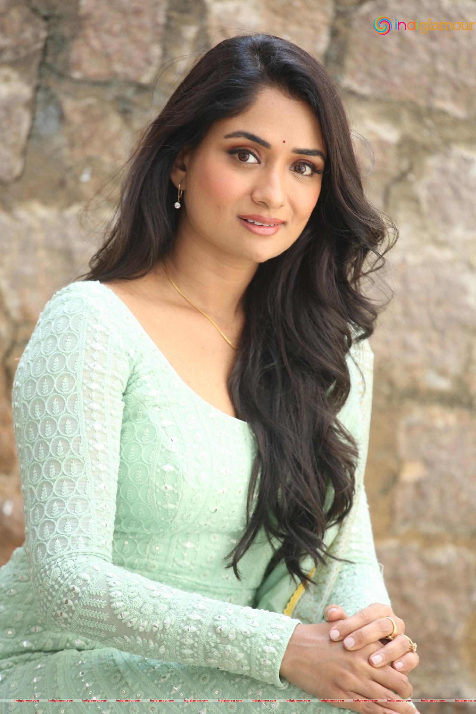 Sandhya Raju Actress hd photo