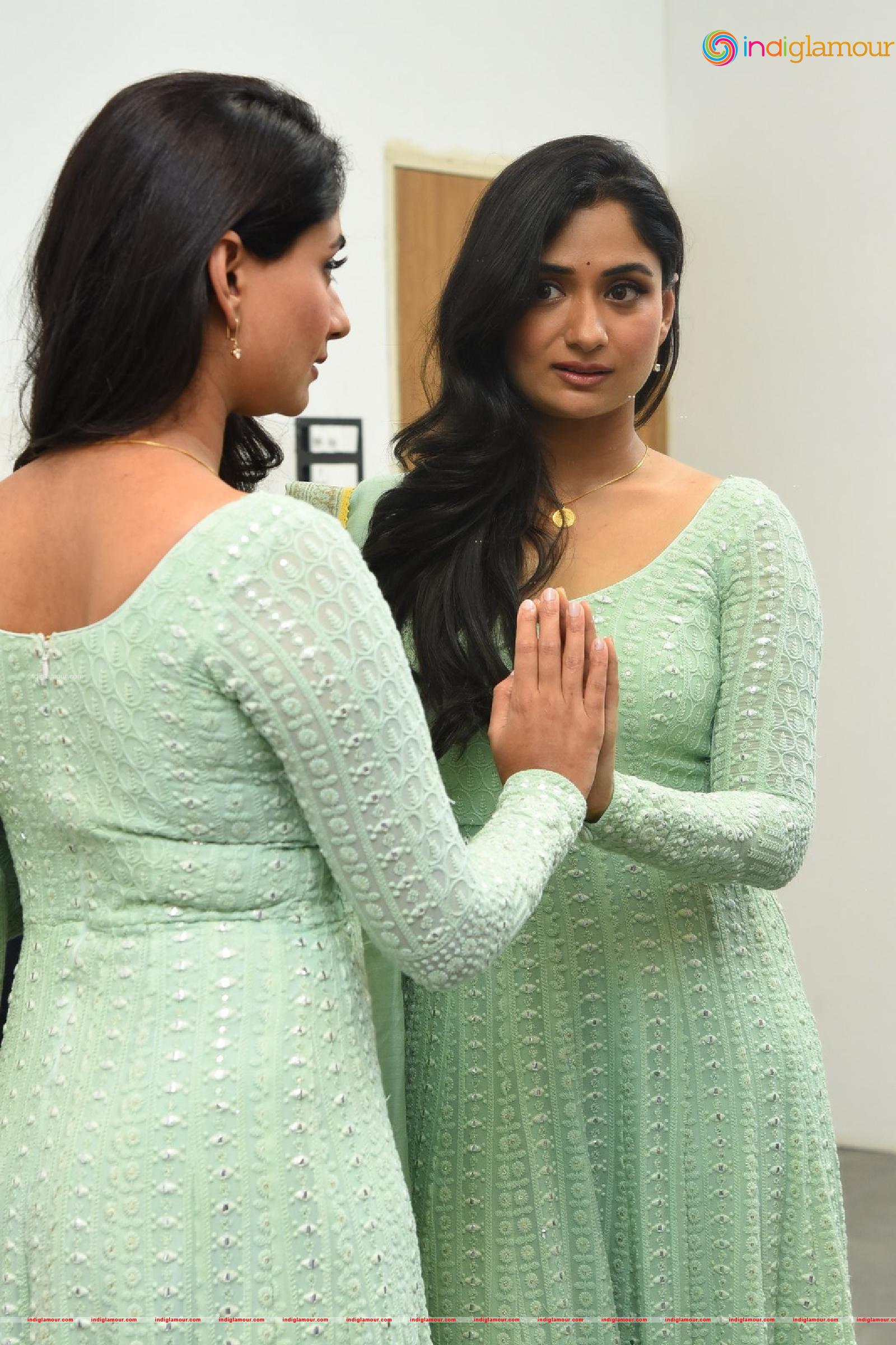 Sandhya Raju Actress hd photo