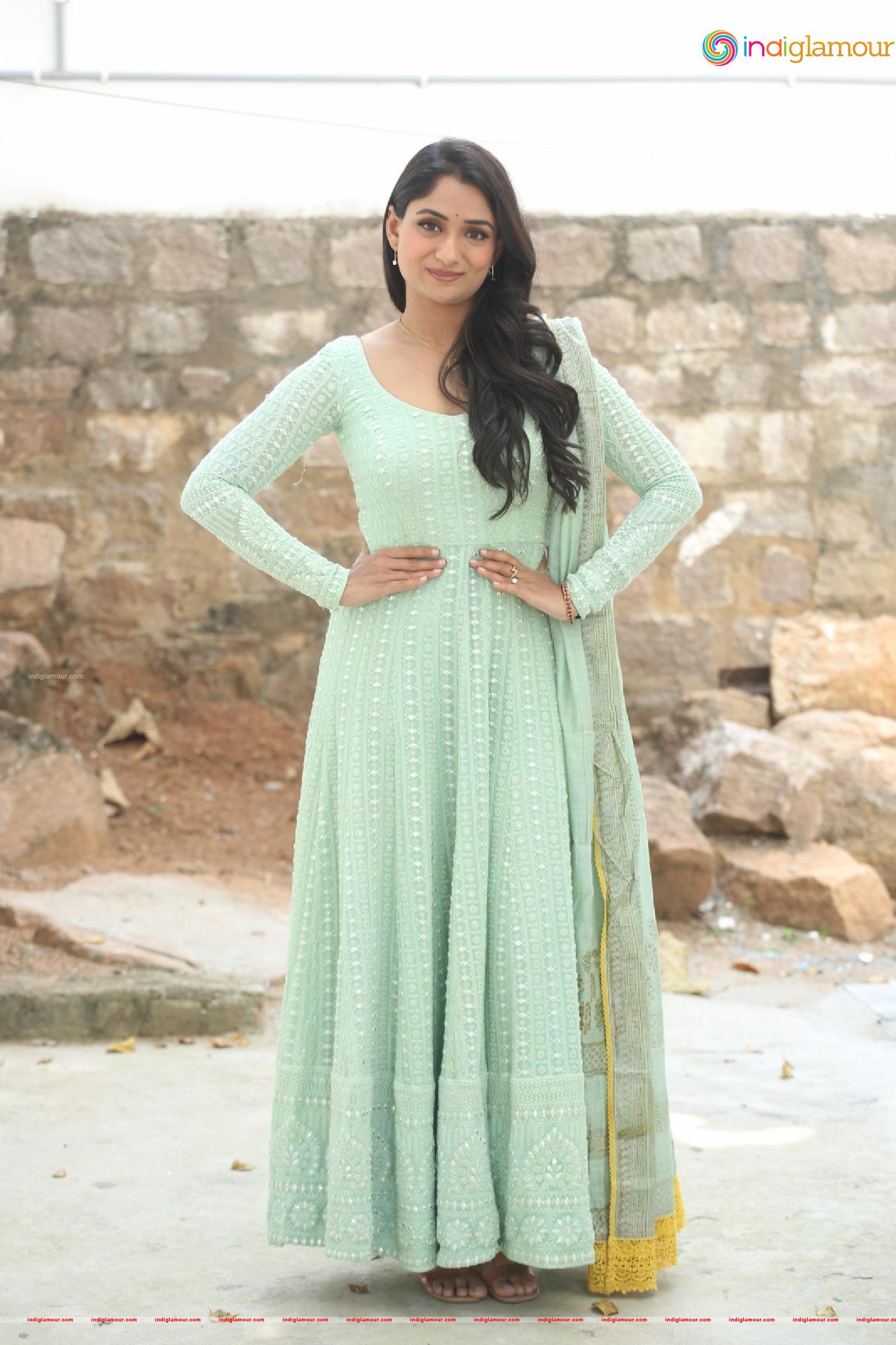 Sandhya Raju Actress hd photo