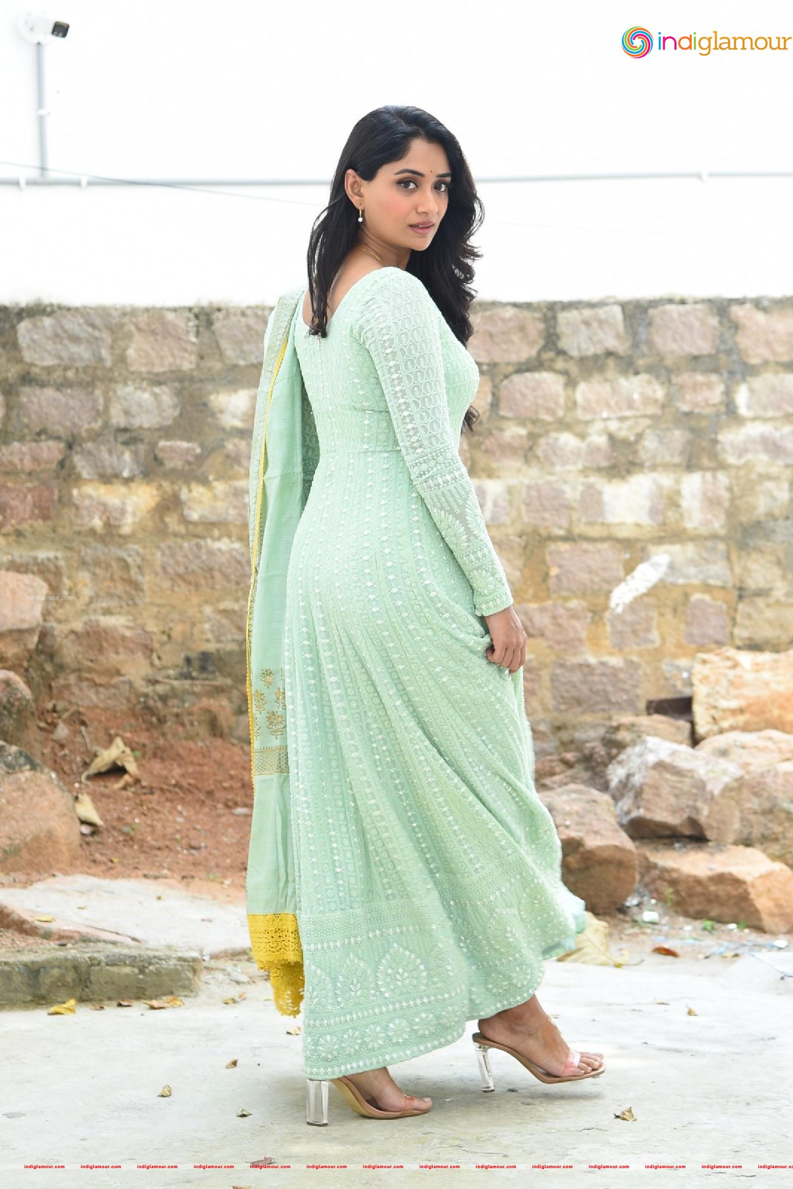 Sandhya Raju Actress hd photo