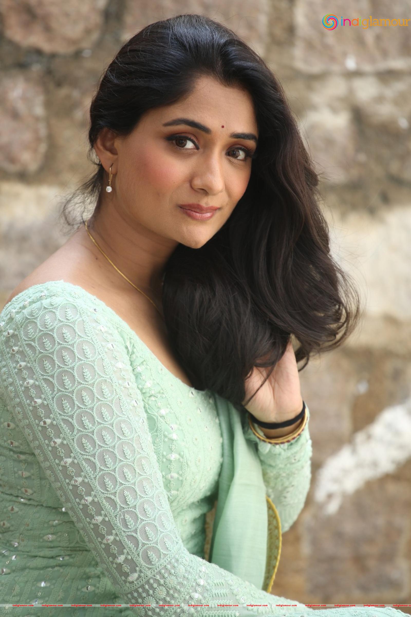 Sandhya Raju Actress hd photo