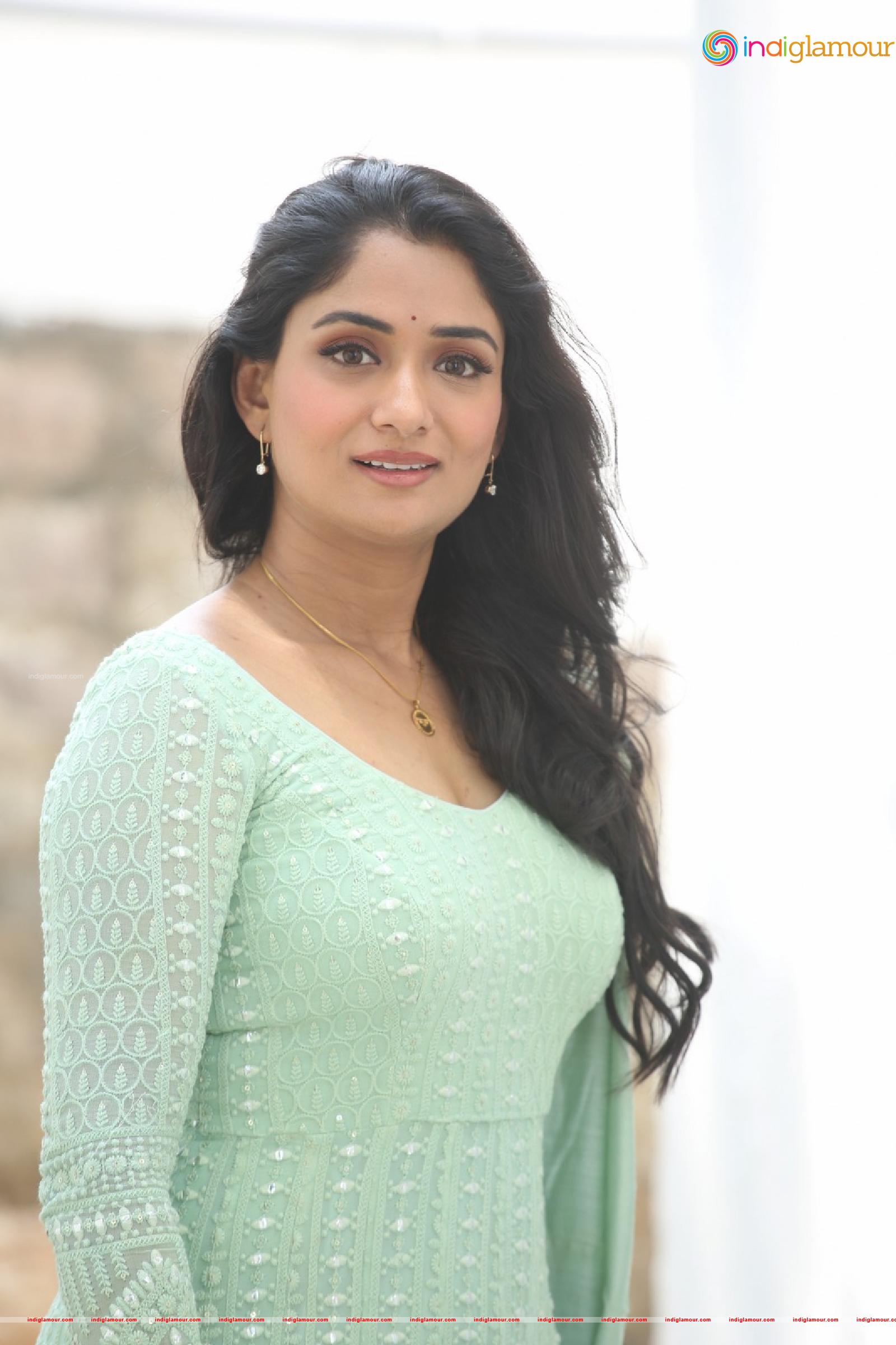 Sandhya Raju Actress hd photo