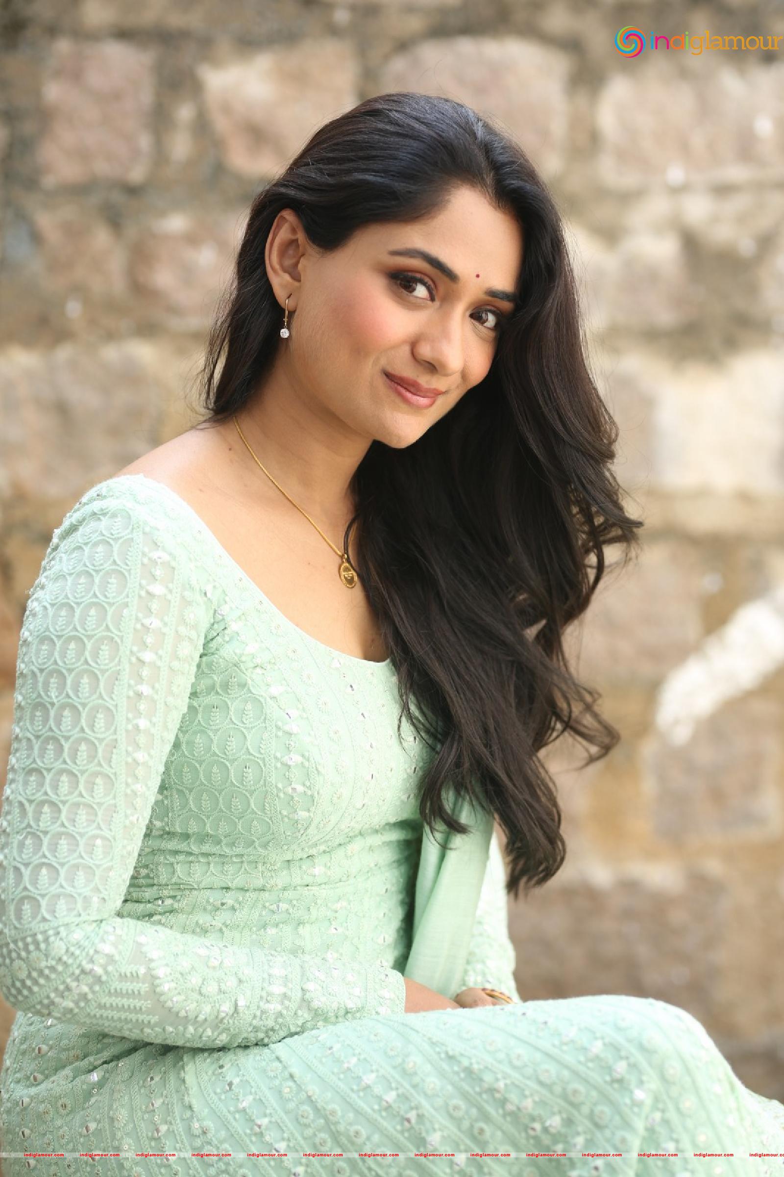 Sandhya Raju Actress hd photo
