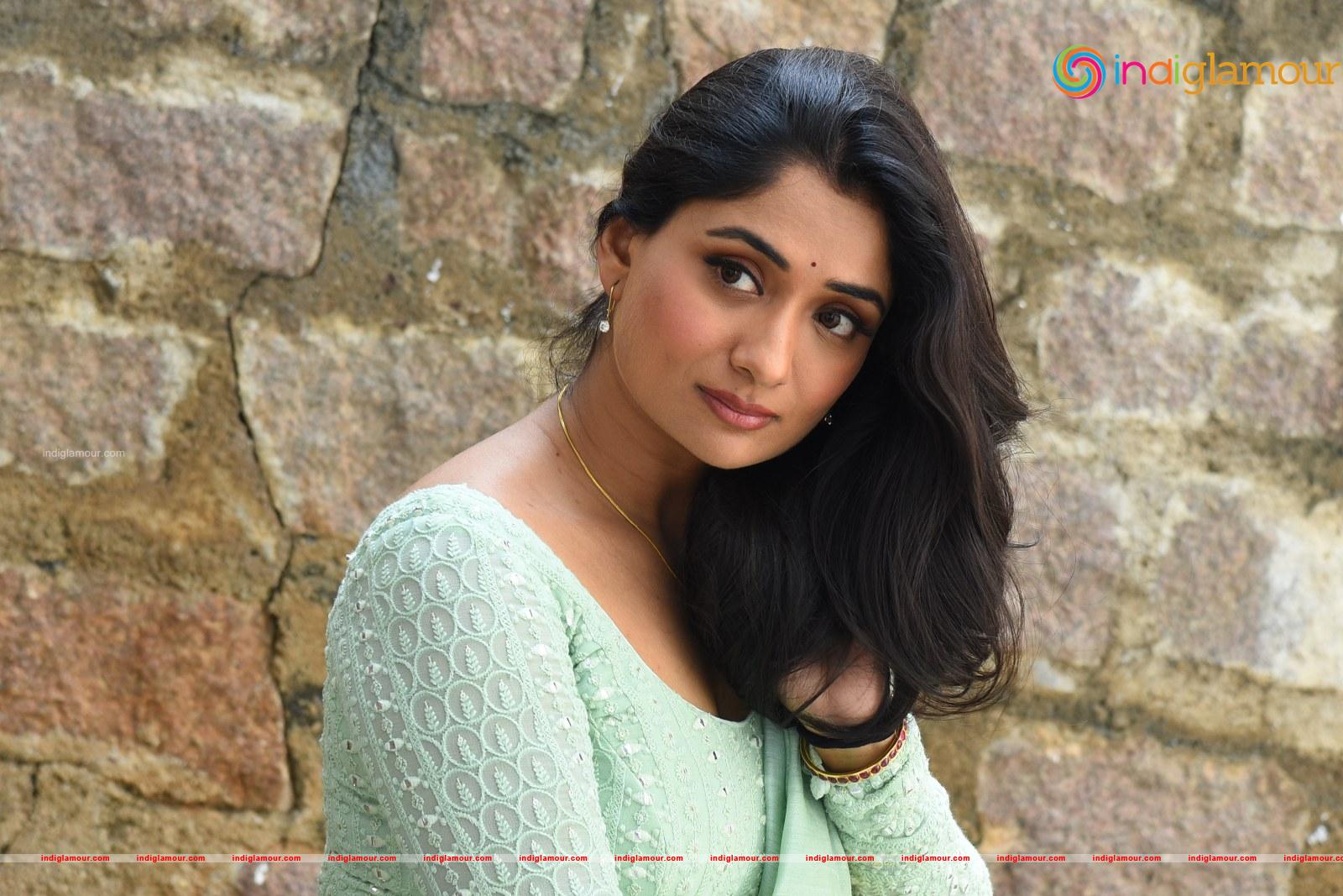 Sandhya Raju Actress hd photo