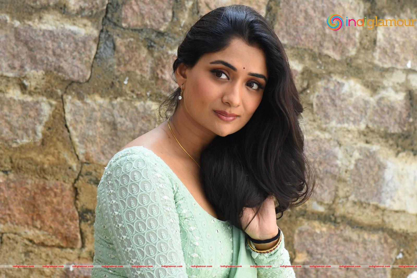 Sandhya Raju Actress hd photo