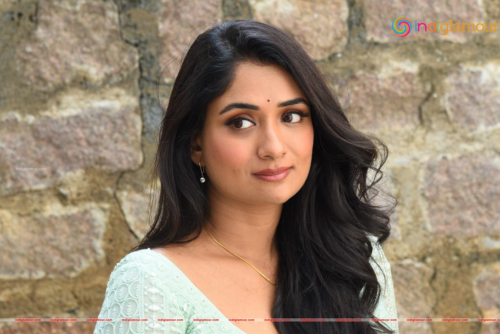 Sandhya Raju Actress hd photo