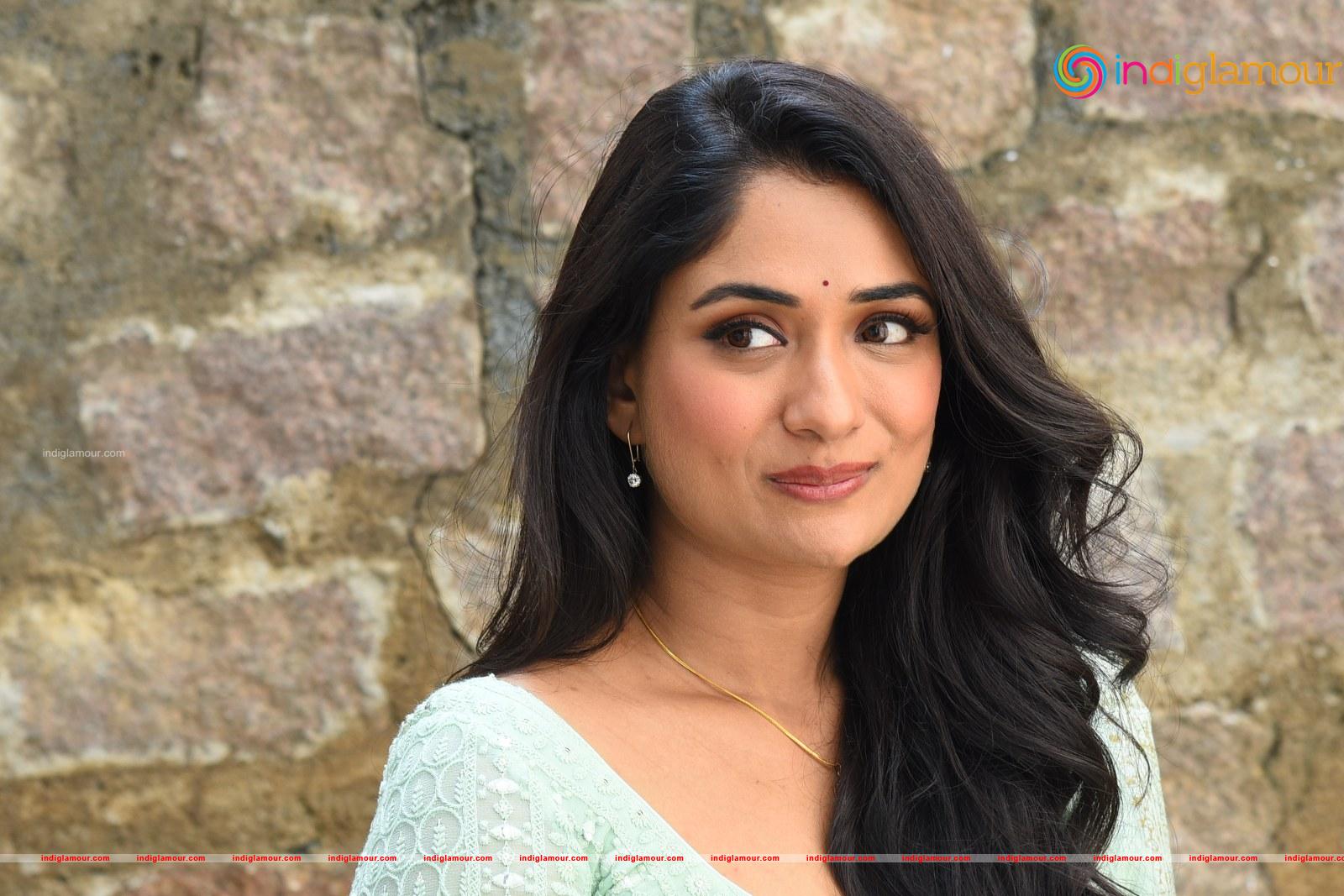Sandhya Raju Actress hd photo