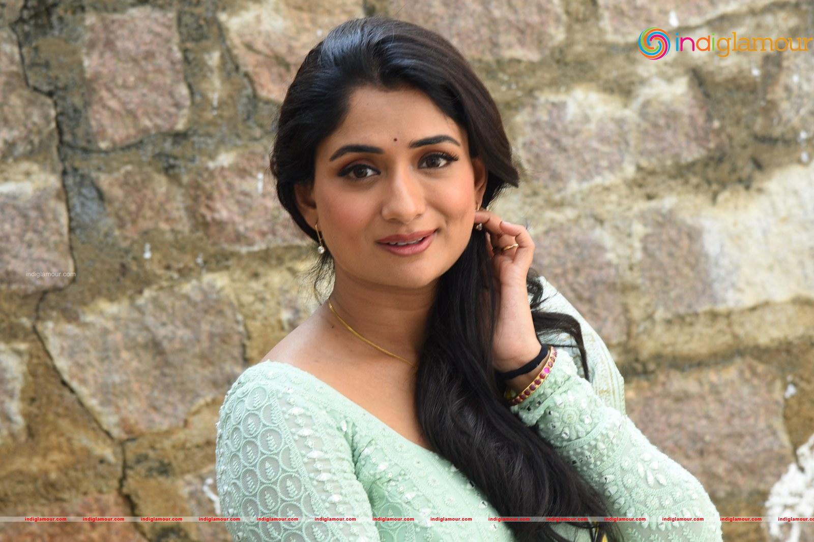 Sandhya Raju Actress hd photo