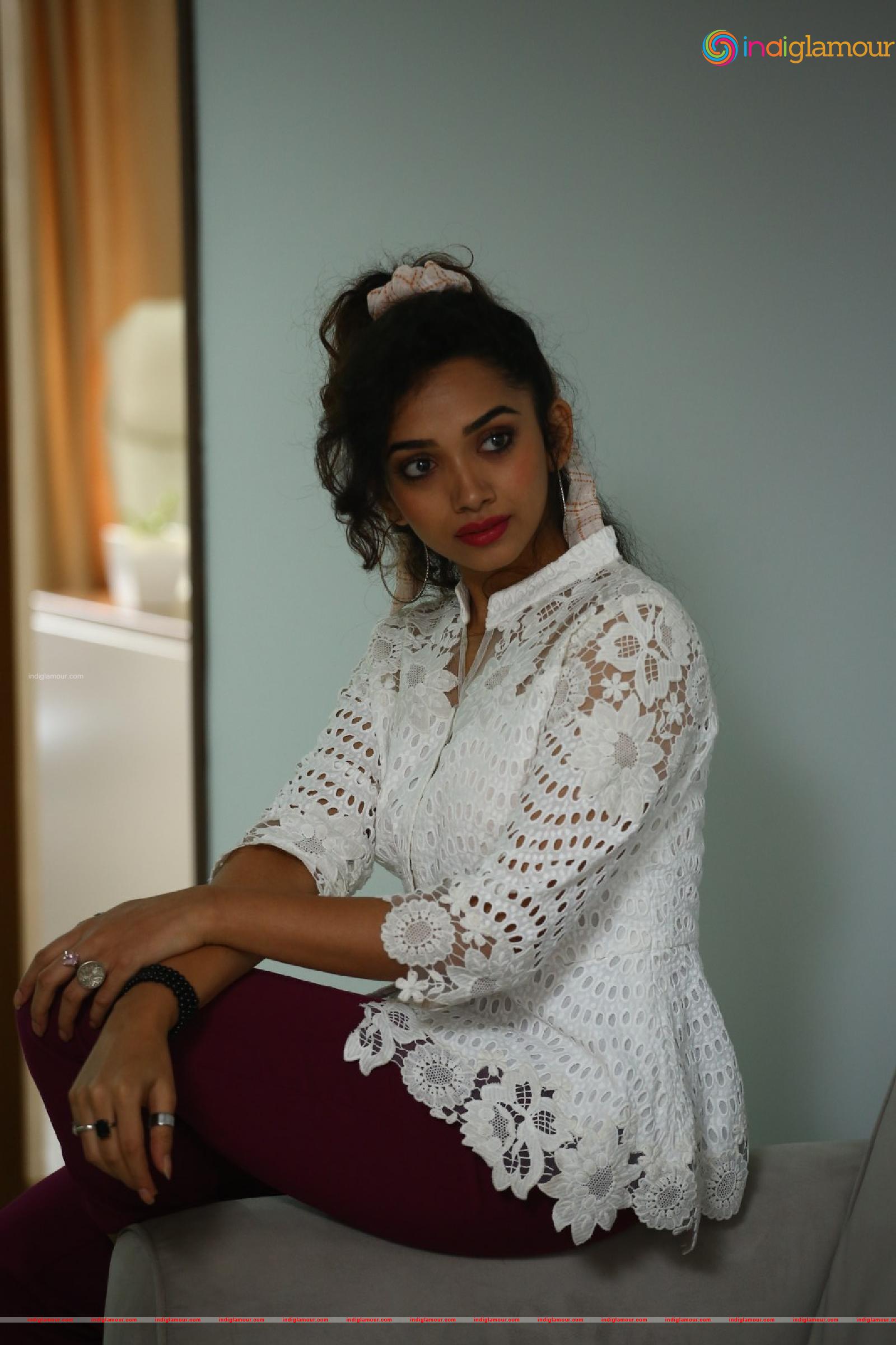 Saanve Megghana Actress hd photo