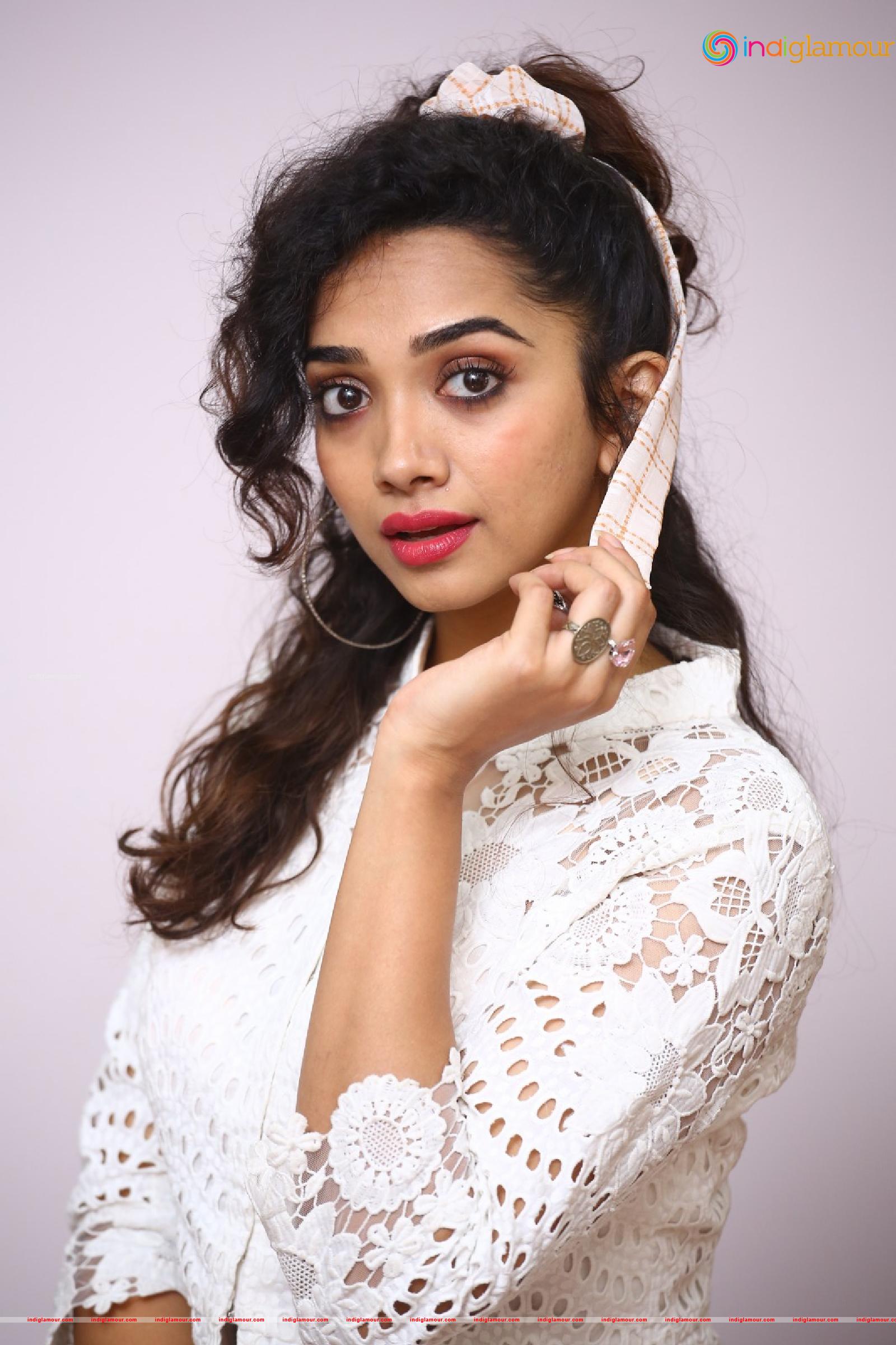 Saanve Megghana Actress hd photo