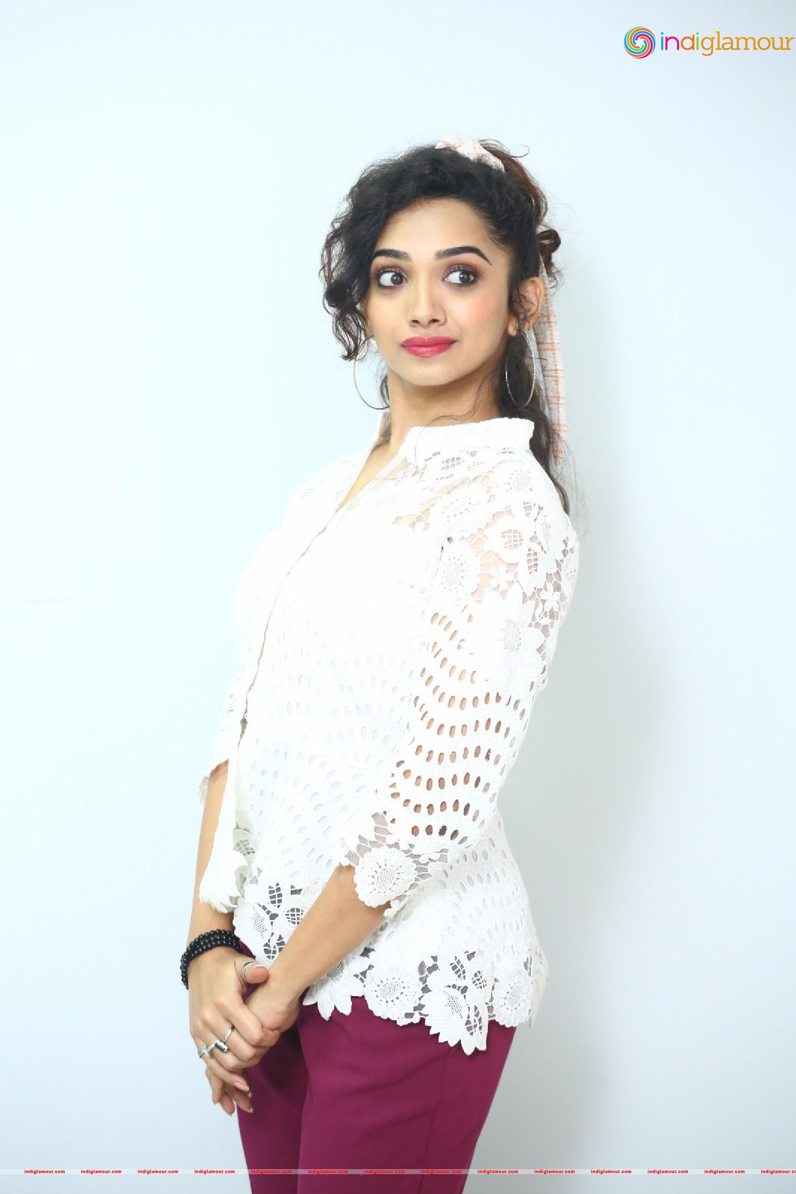 Saanve Megghana Actress hd photo