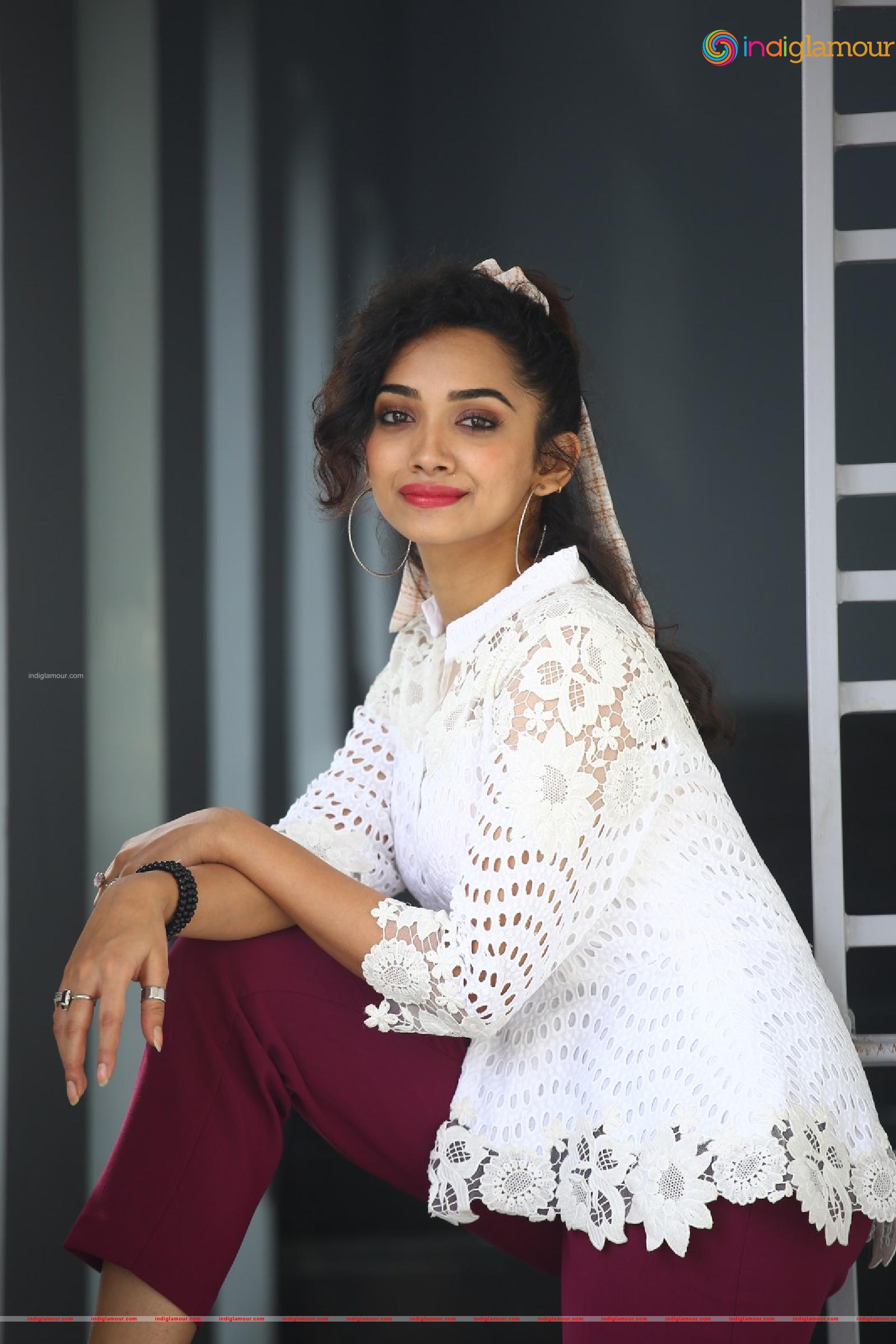Saanve Megghana Actress hd photo