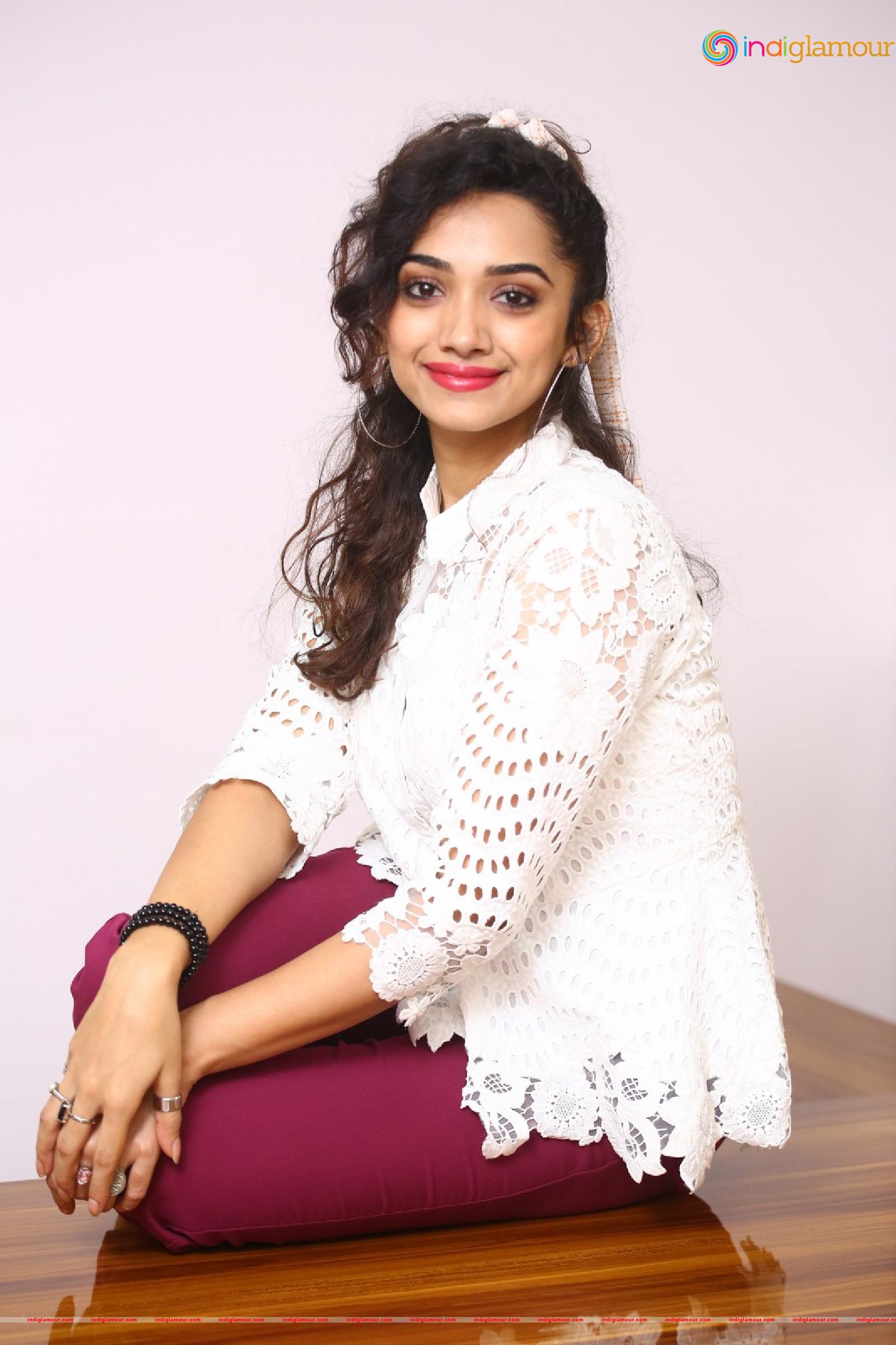 Saanve Megghana Actress hd photo