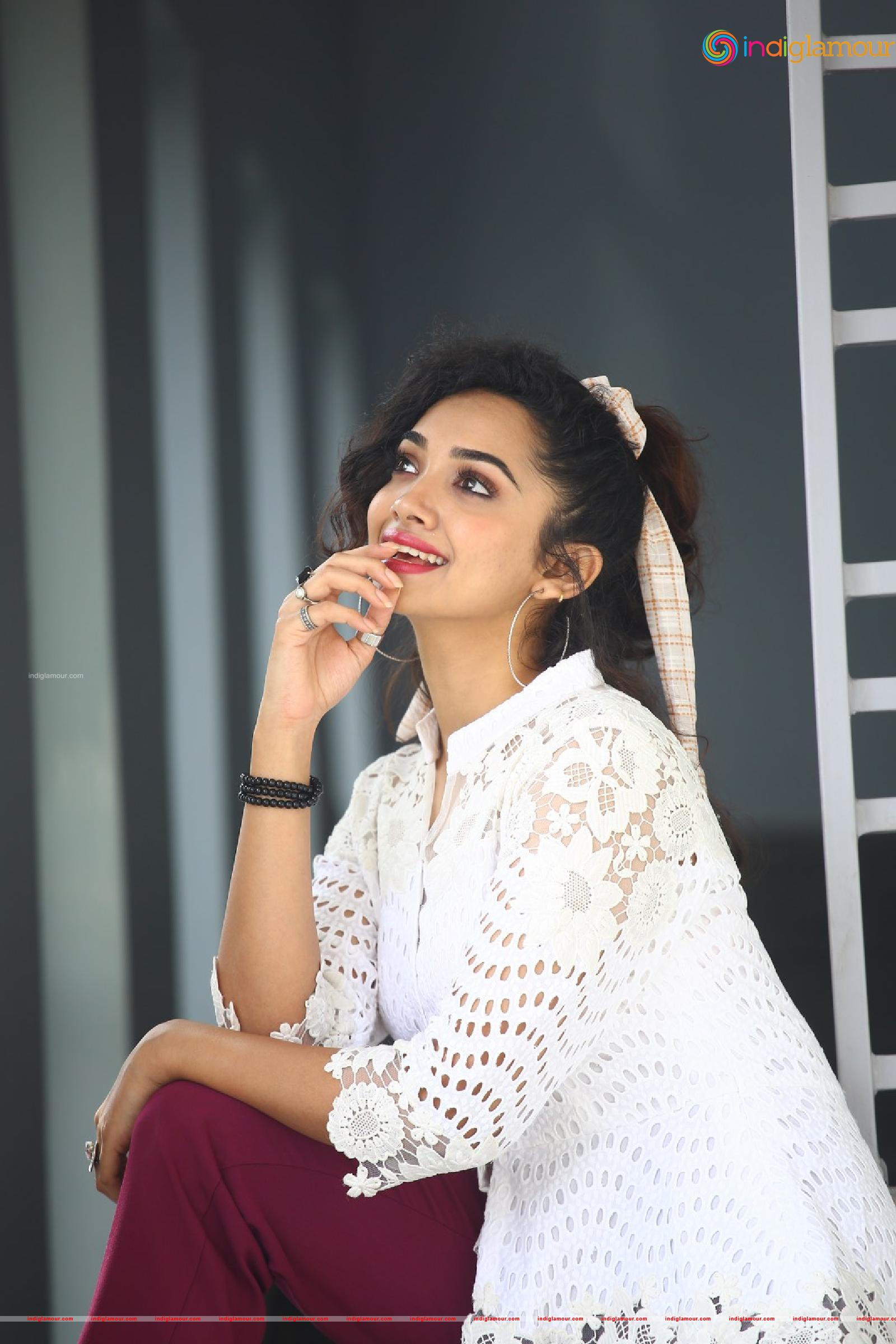 Saanve Megghana Actress hd photo