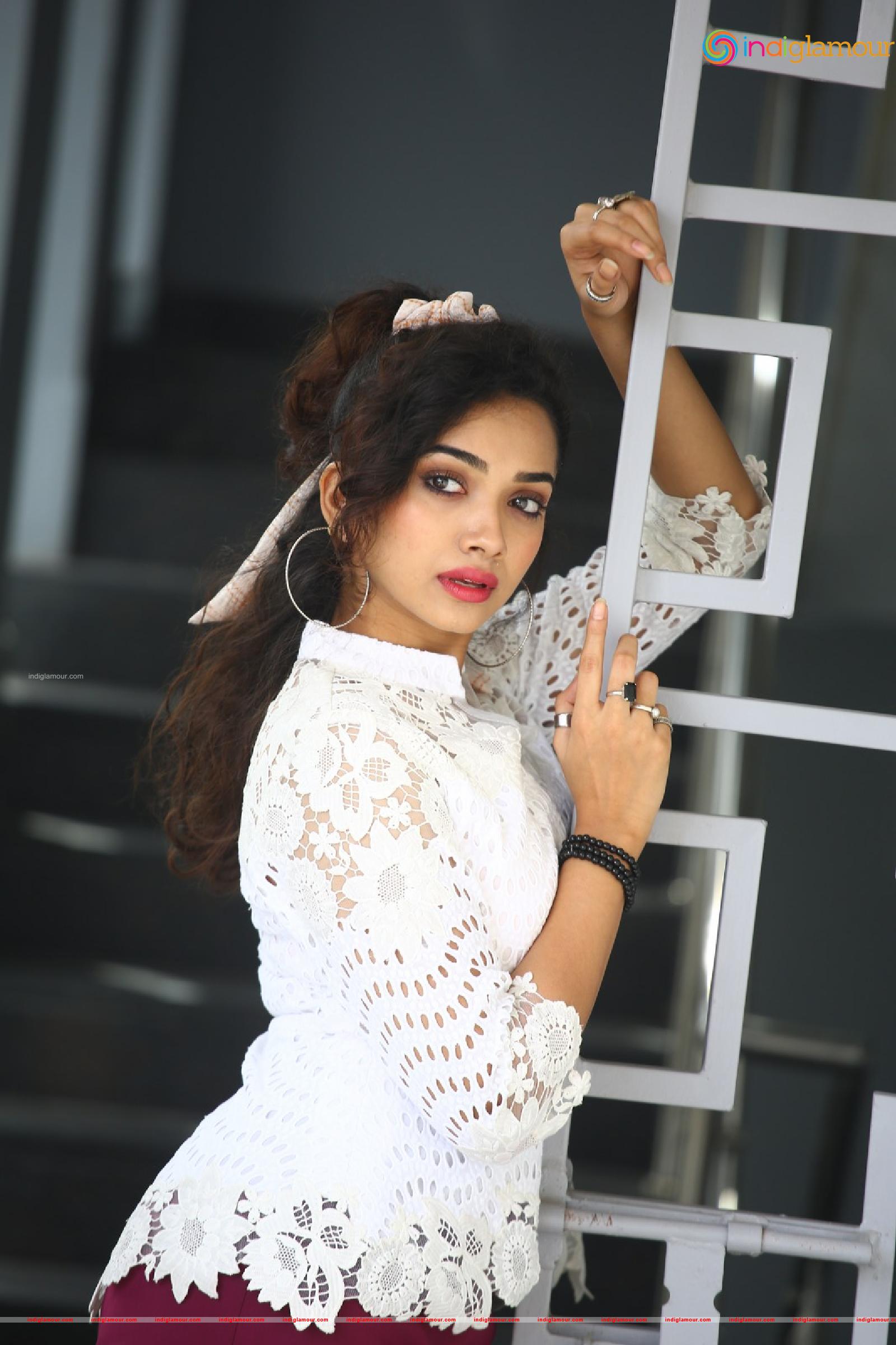 Saanve Megghana Actress hd photo