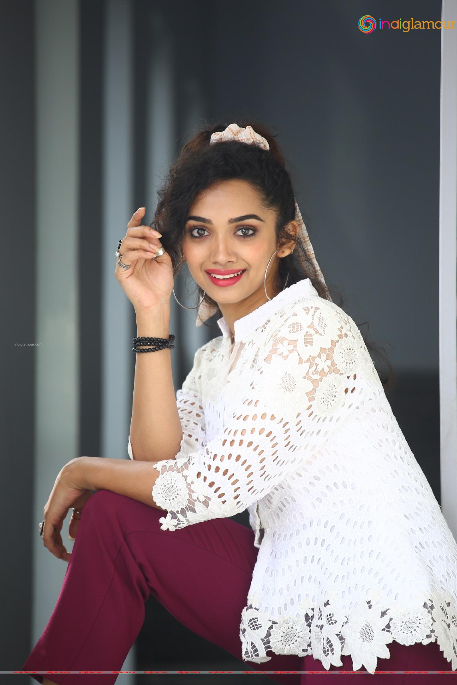 Saanve Megghana Actress hd photo