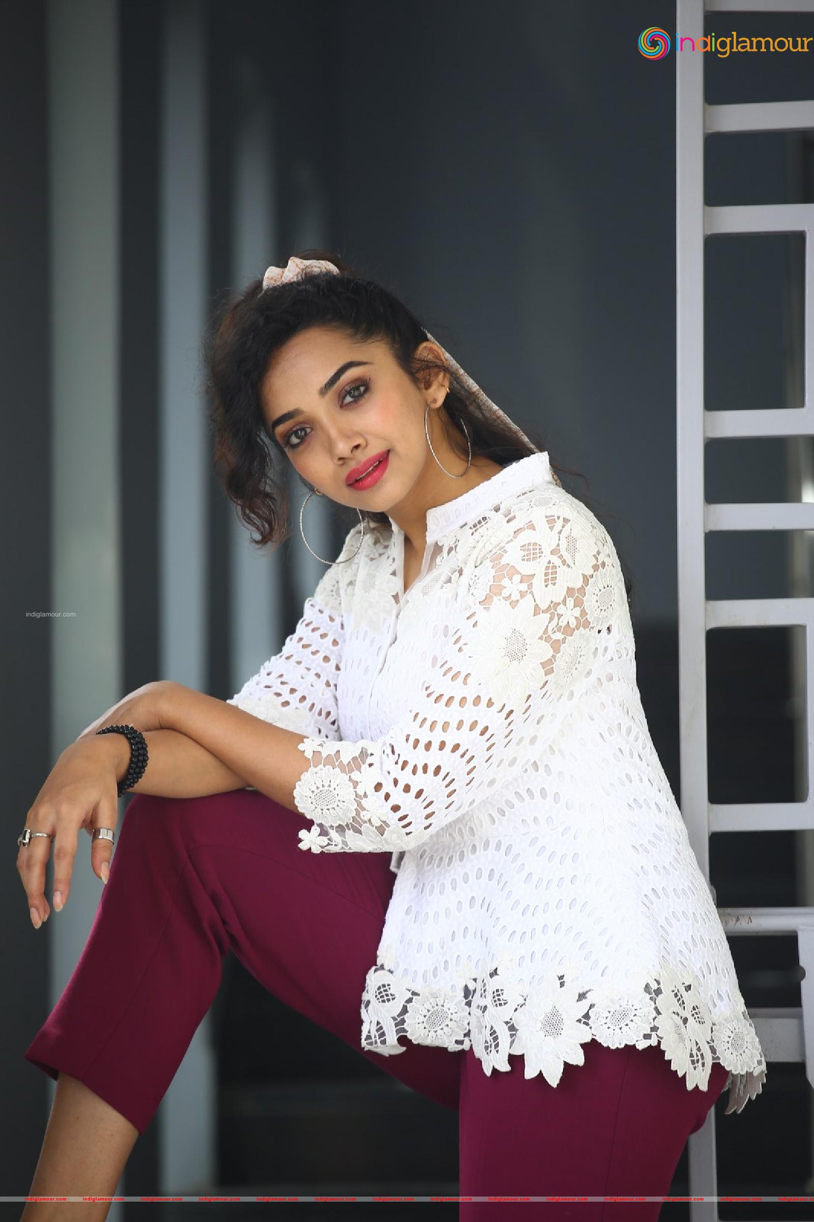Saanve Megghana Actress hd photo