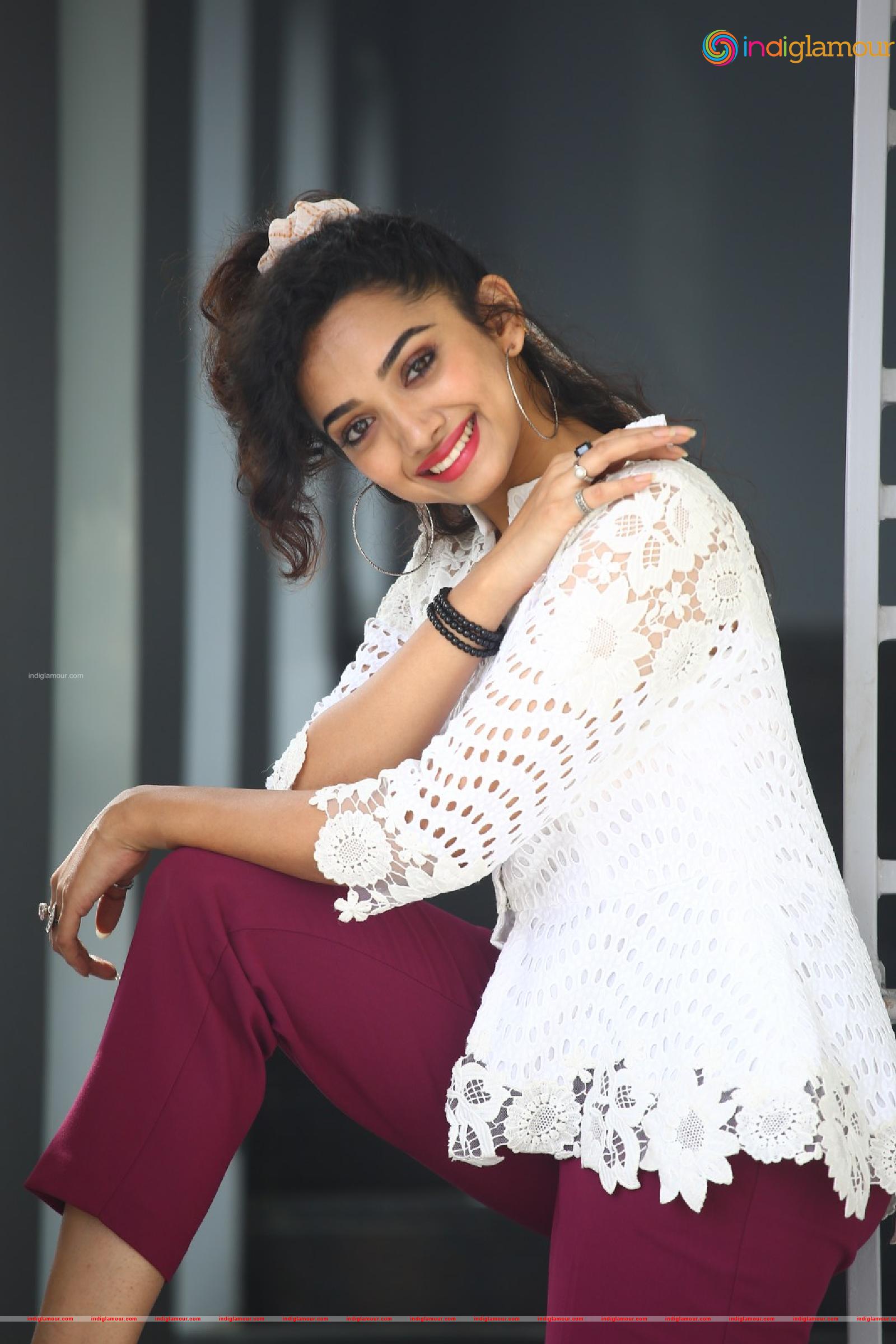 Saanve Megghana Actress hd photo