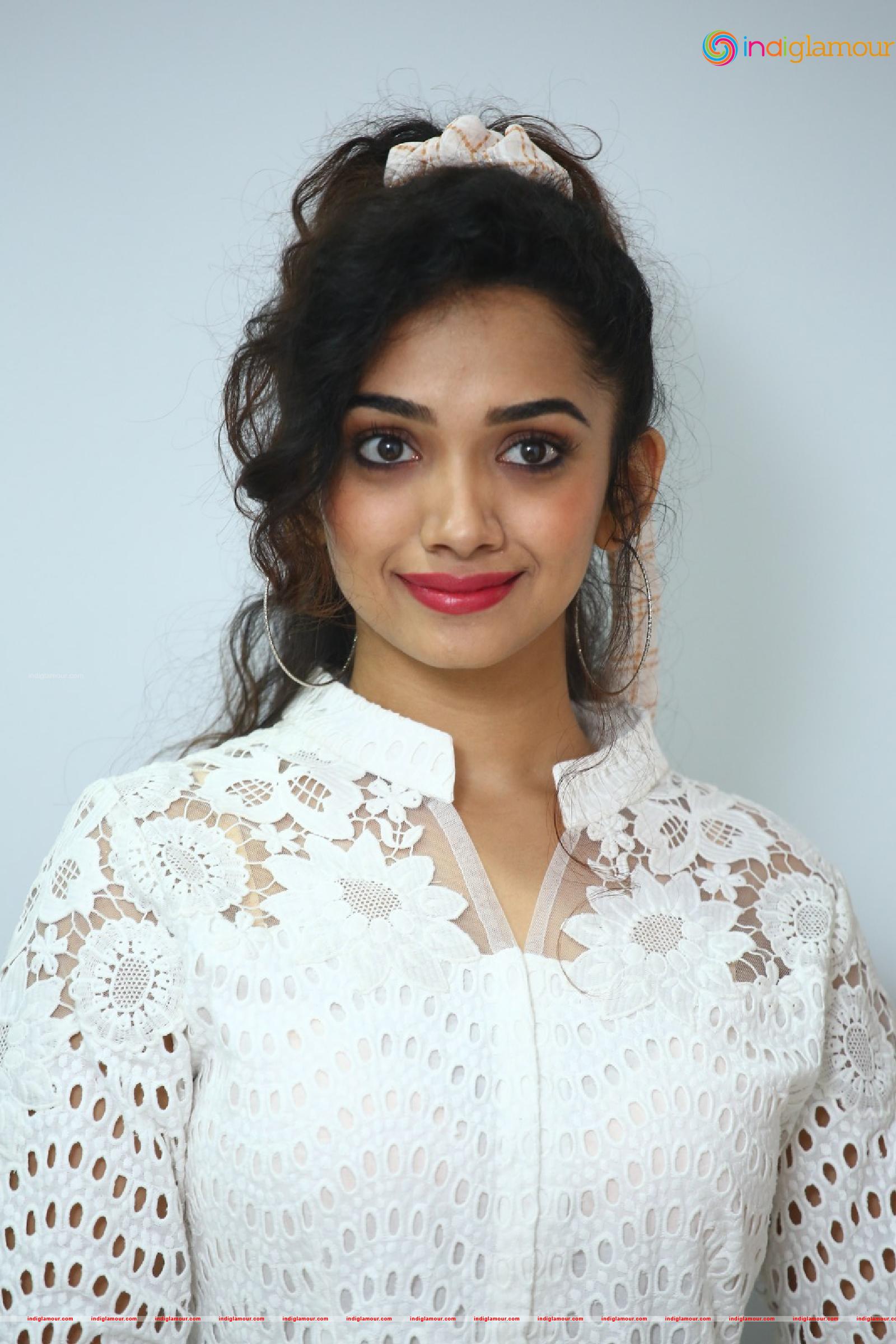 Saanve Megghana Actress hd photo