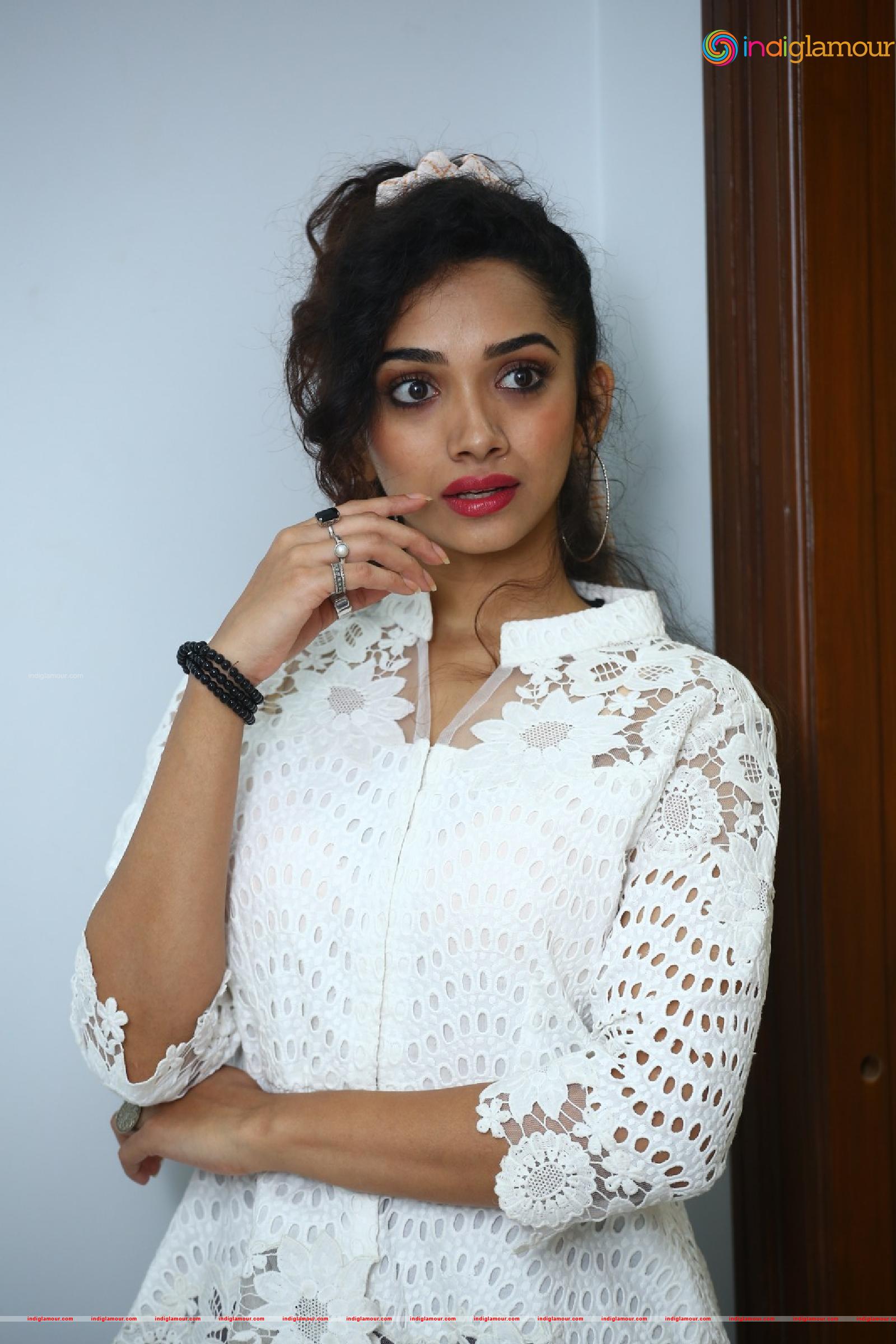 Saanve Megghana Actress hd photo