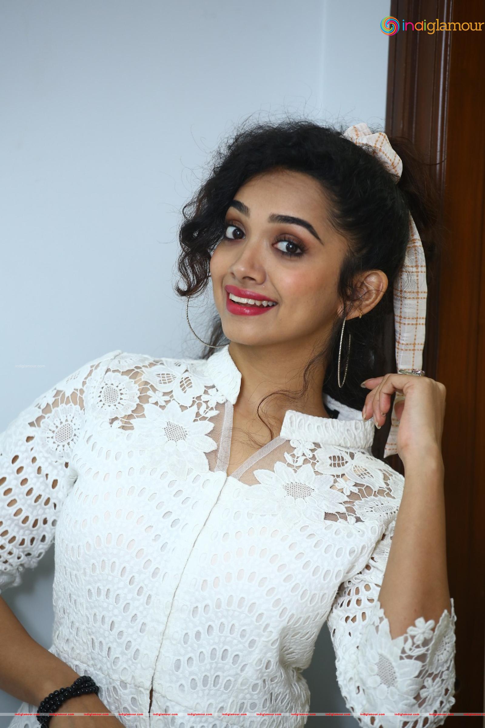 Saanve Megghana Actress hd photo