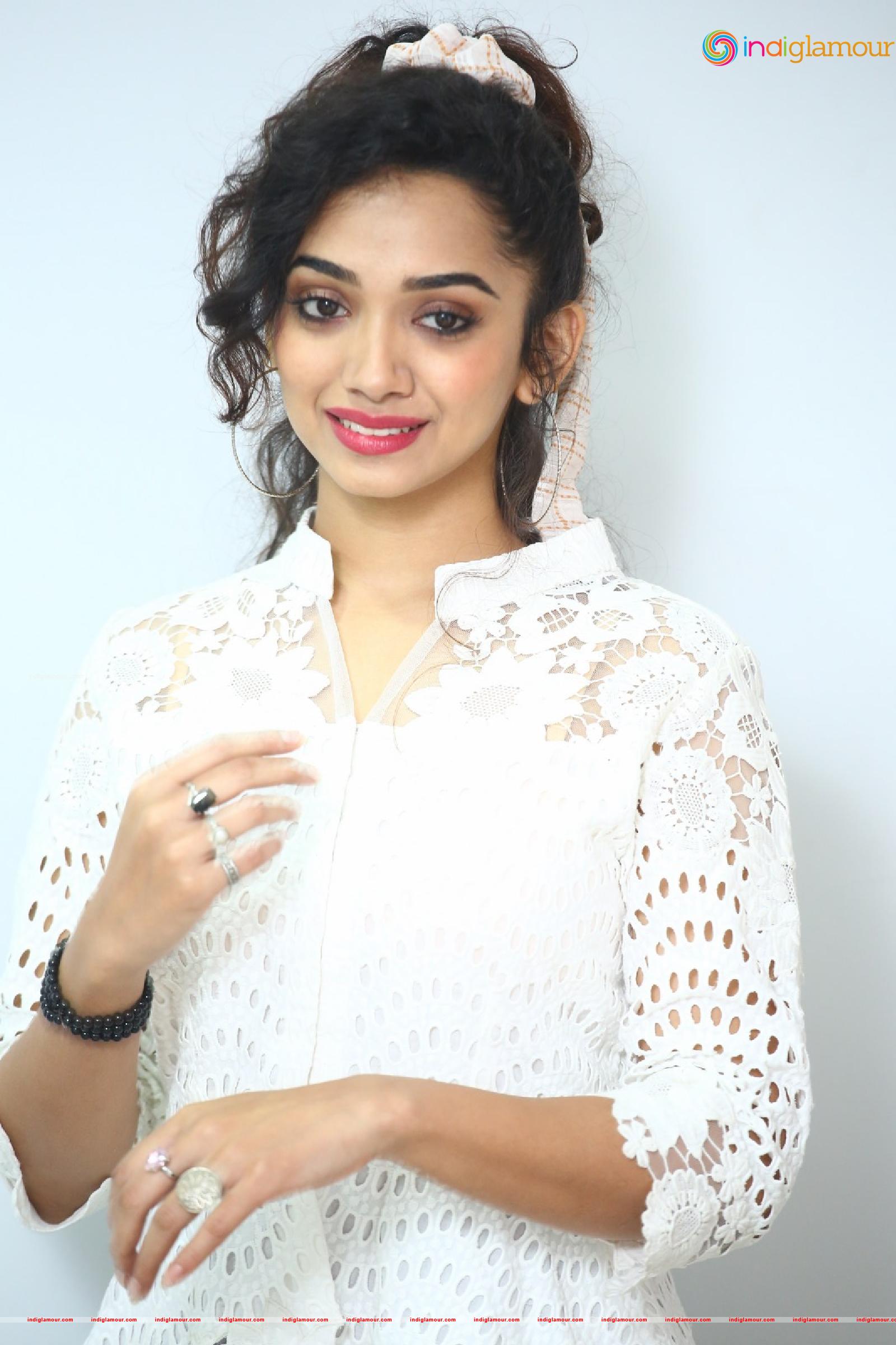 Saanve Megghana Actress hd photo