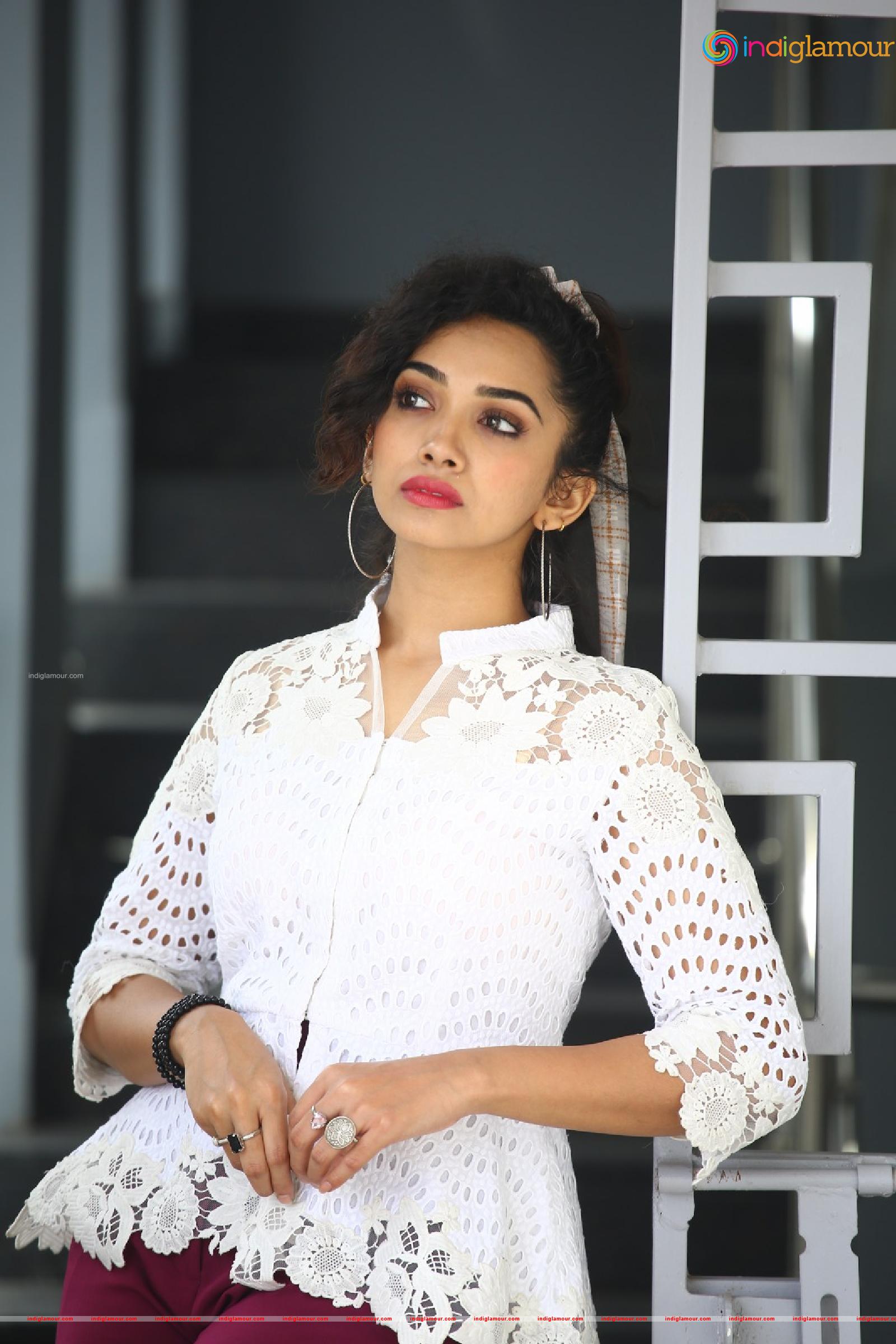 Saanve Megghana Actress hd photo