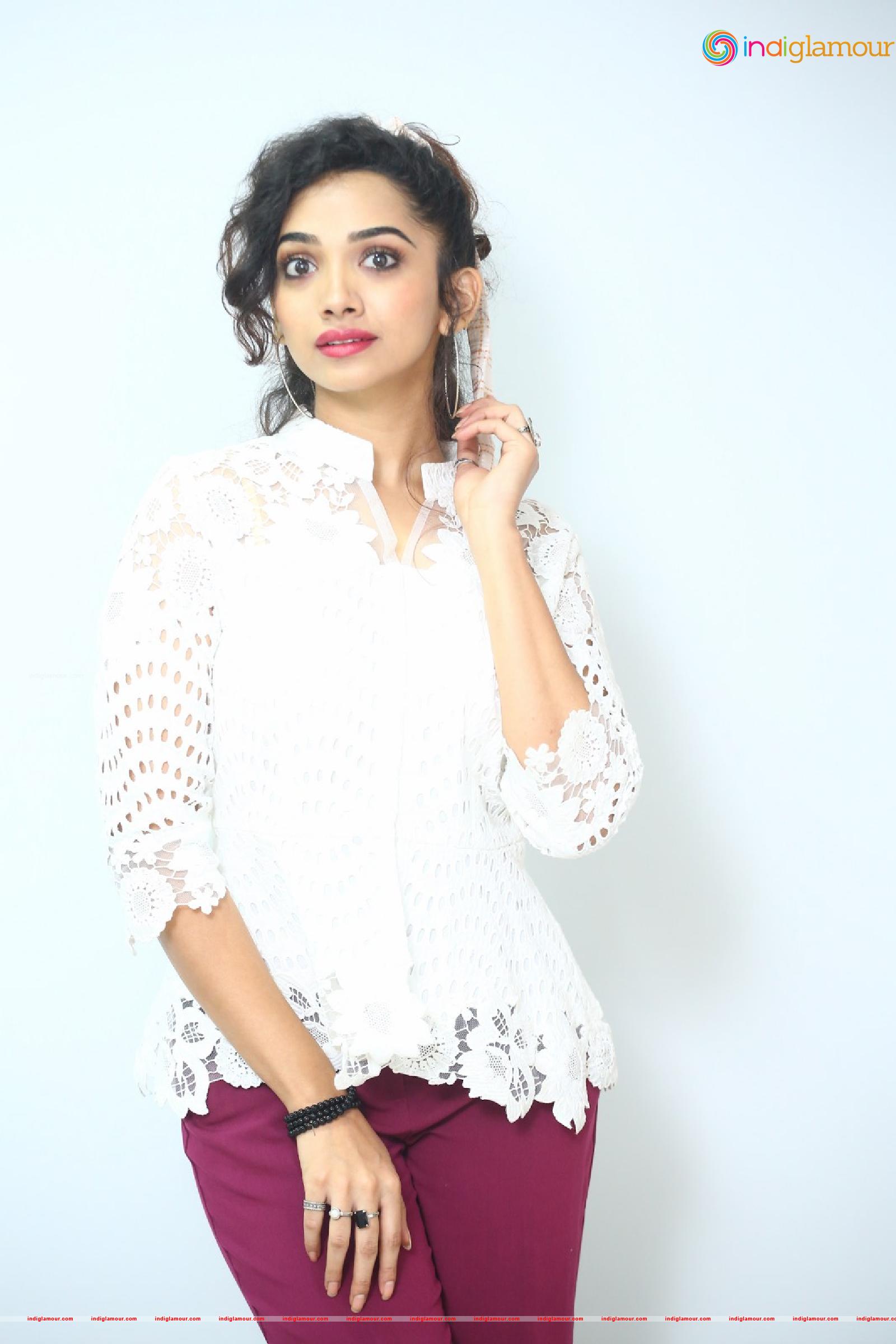 Saanve Megghana Actress hd photo