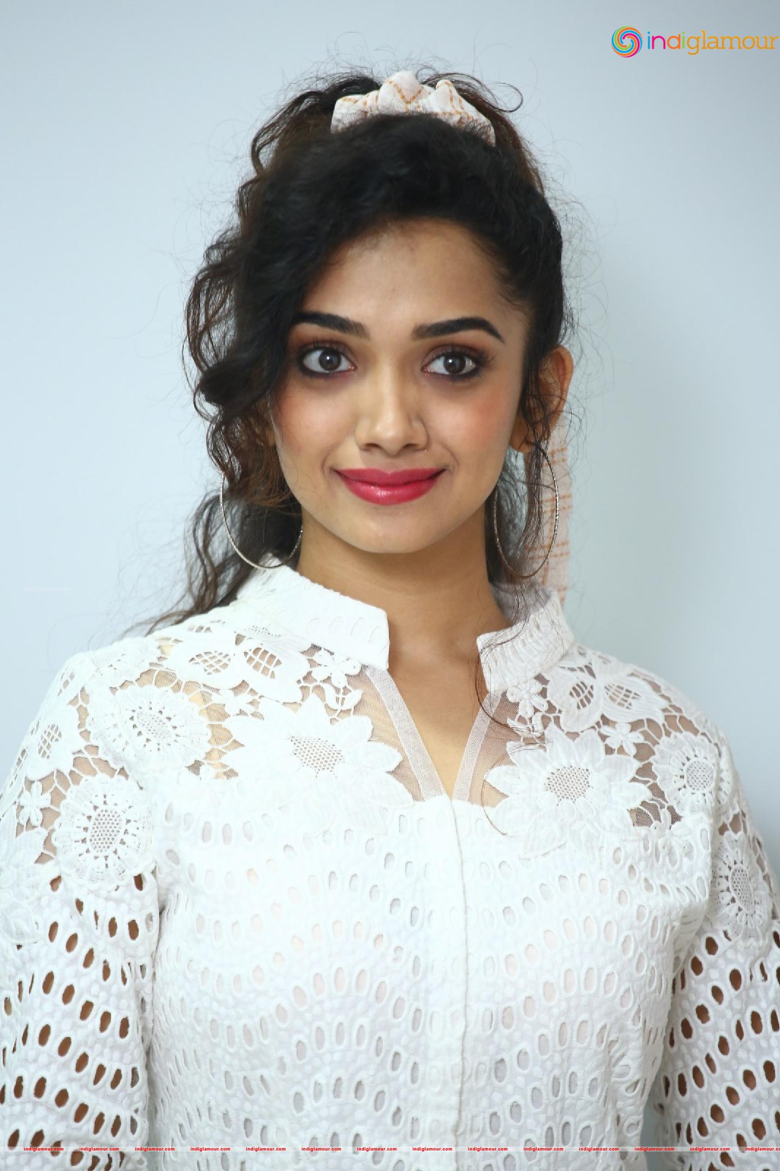 Saanve Megghana Actress hd photo