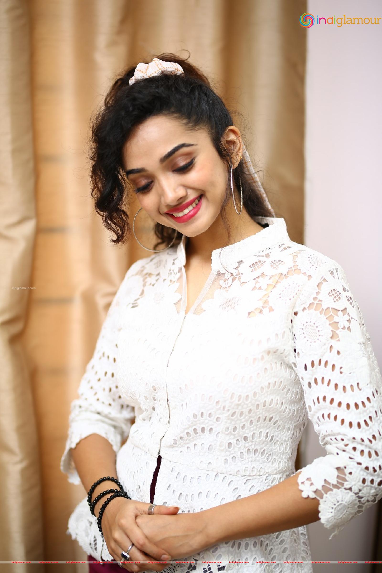 Saanve Megghana Actress hd photo