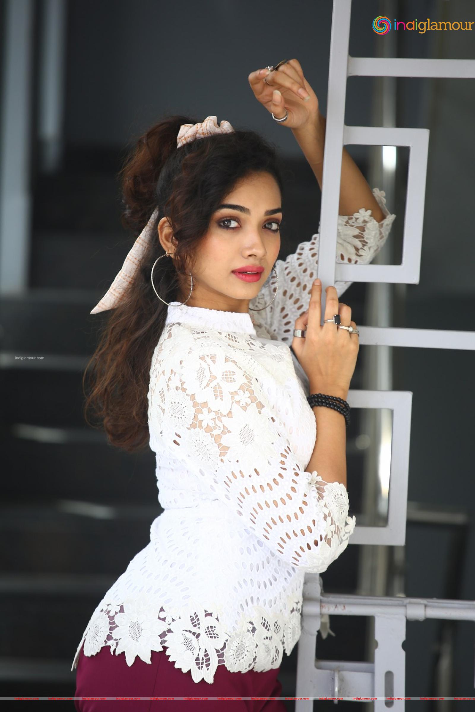 Saanve Megghana Actress hd photo
