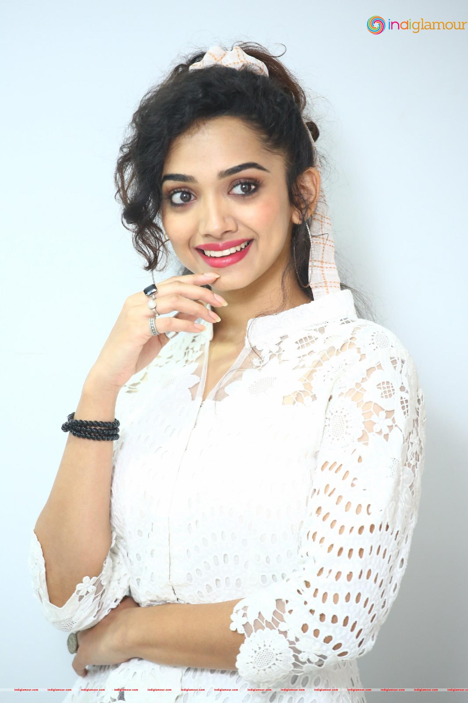 Saanve Megghana Actress hd photo