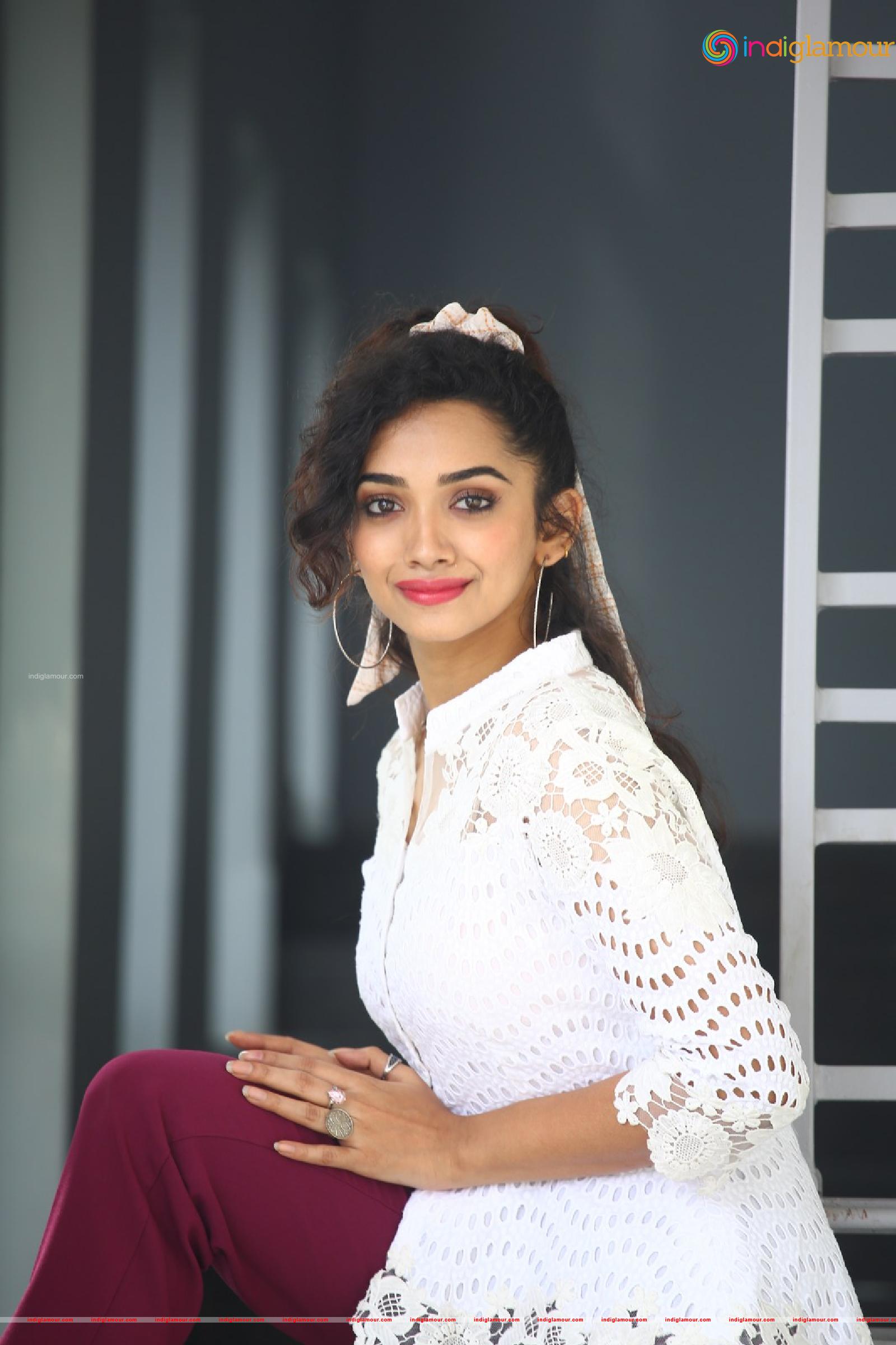 Saanve Megghana Actress hd photo