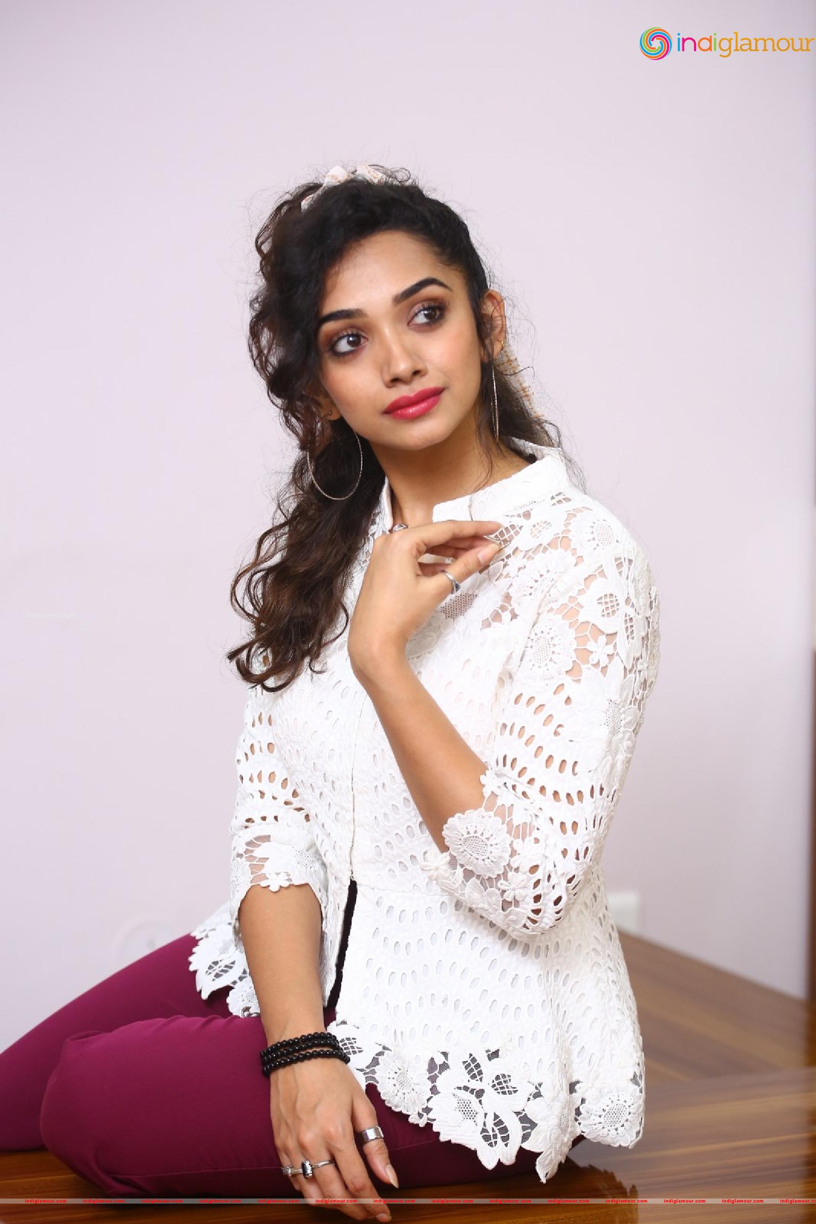 Saanve Megghana Actress hd photo