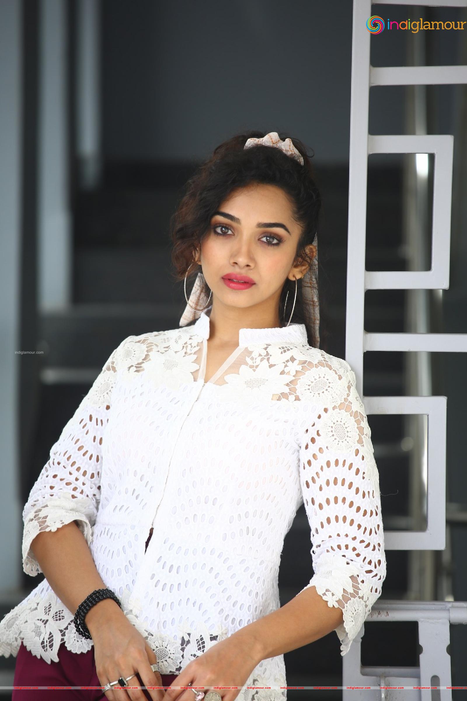 Saanve Megghana Actress hd photo