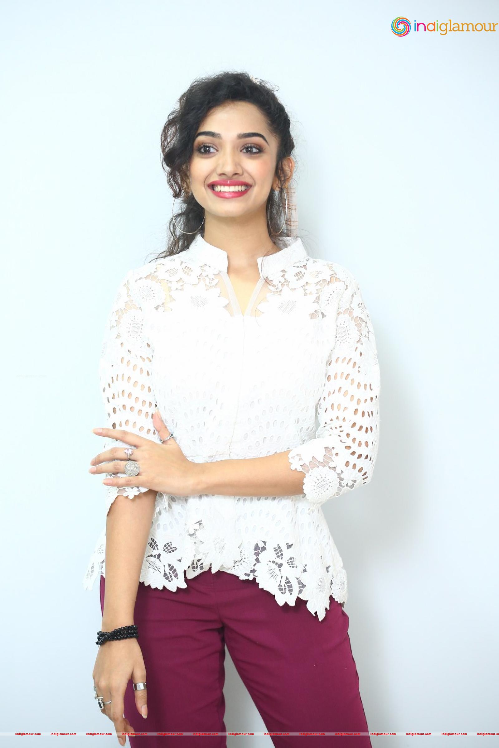 Saanve Megghana Actress hd photo
