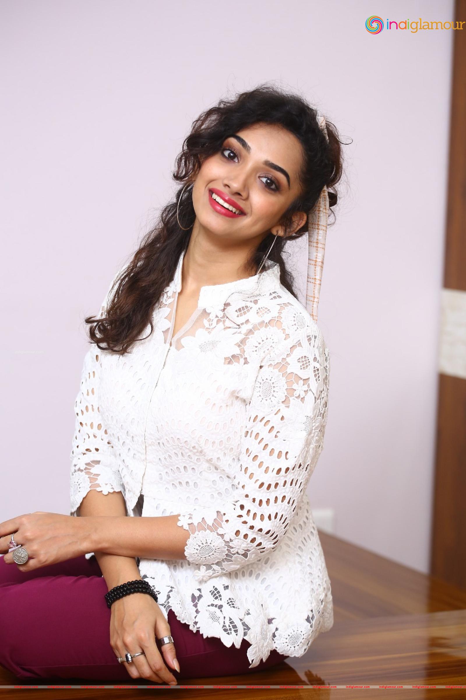 Saanve Megghana Actress hd photo