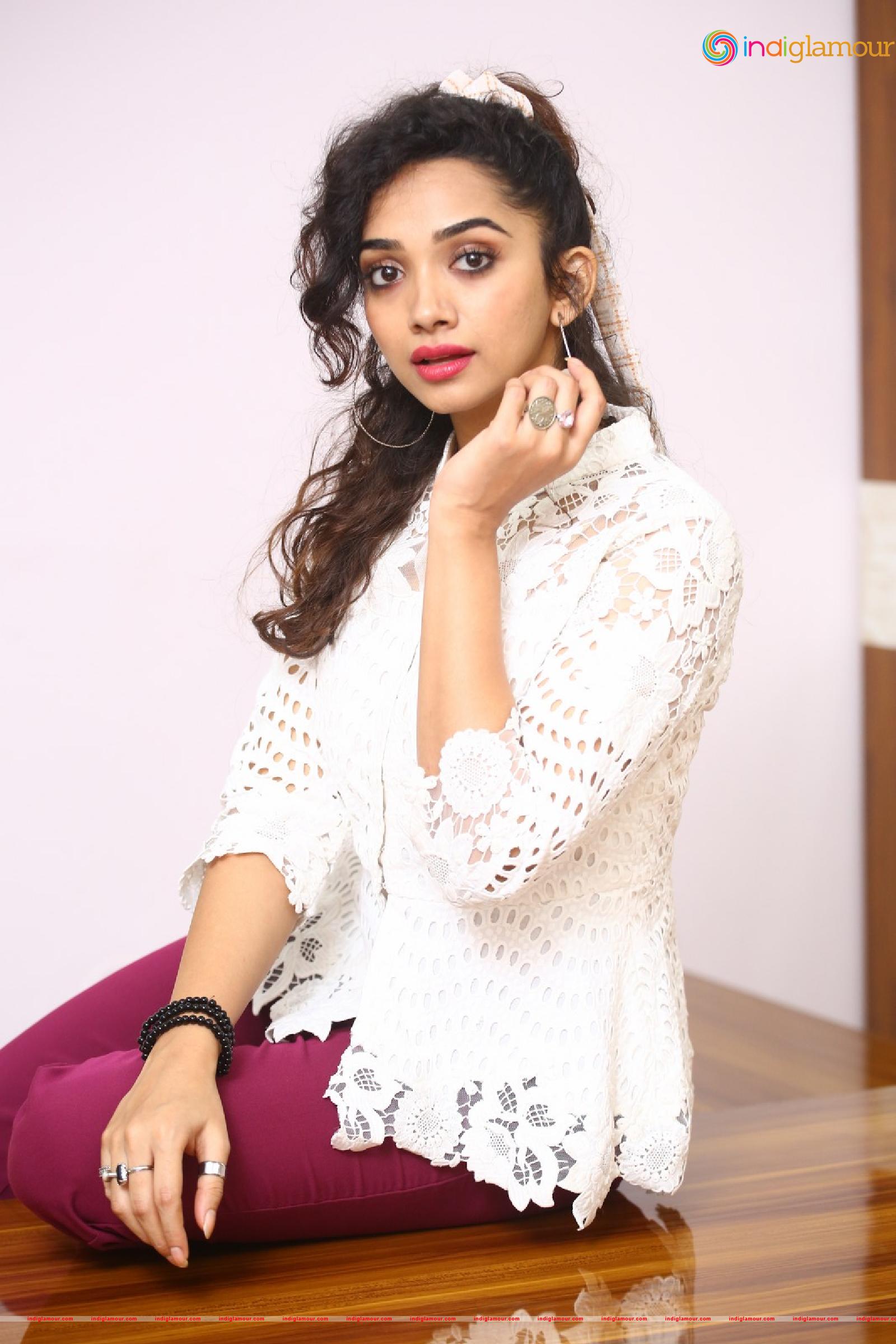Saanve Megghana Actress hd photo
