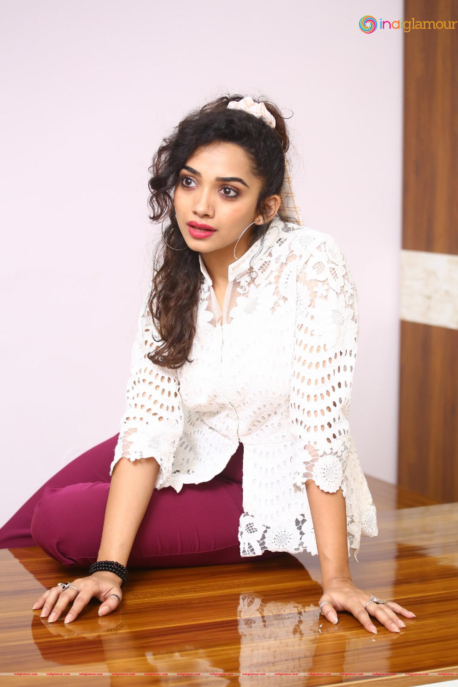 Saanve Megghana Actress hd photo