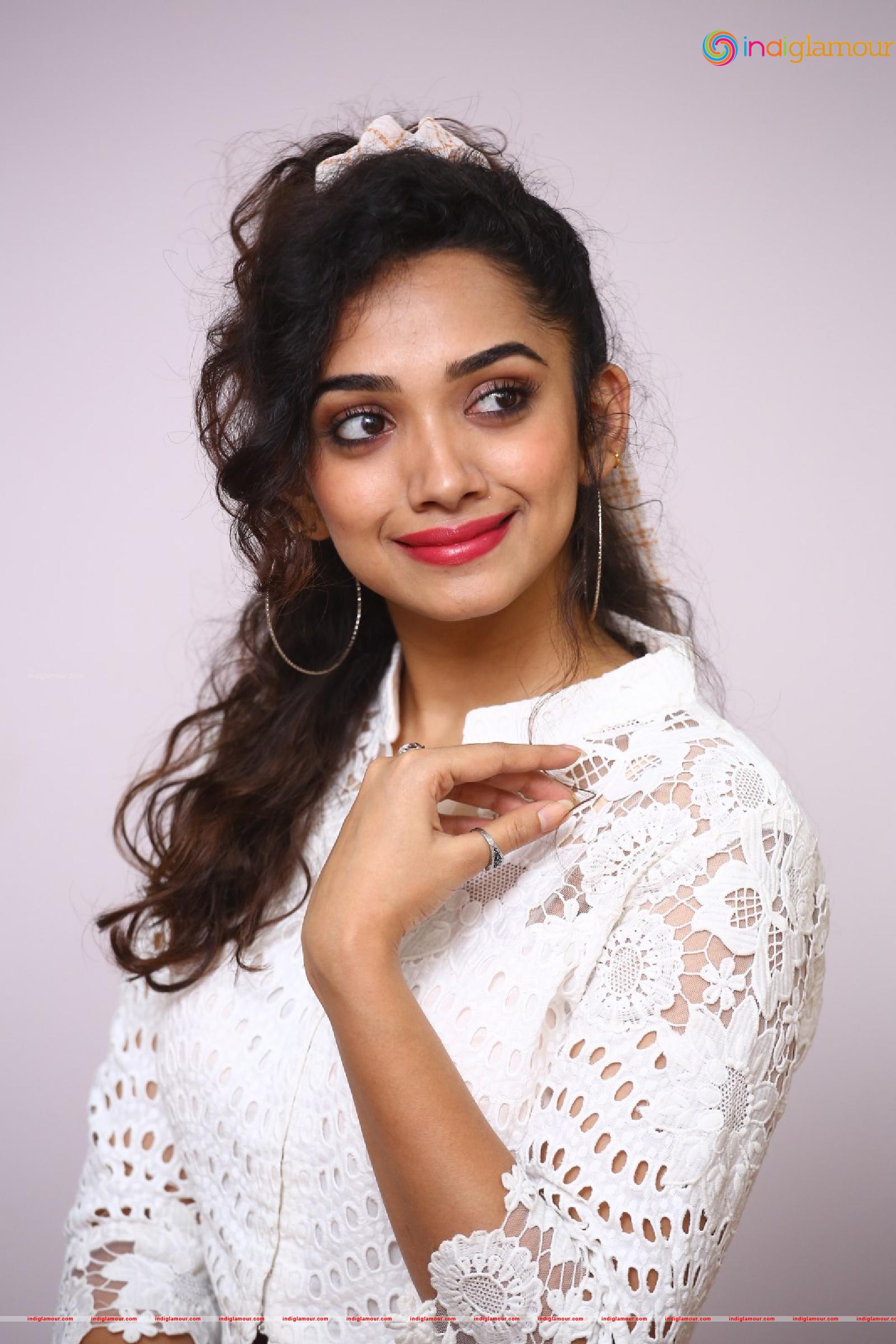 Saanve Megghana Actress hd photo